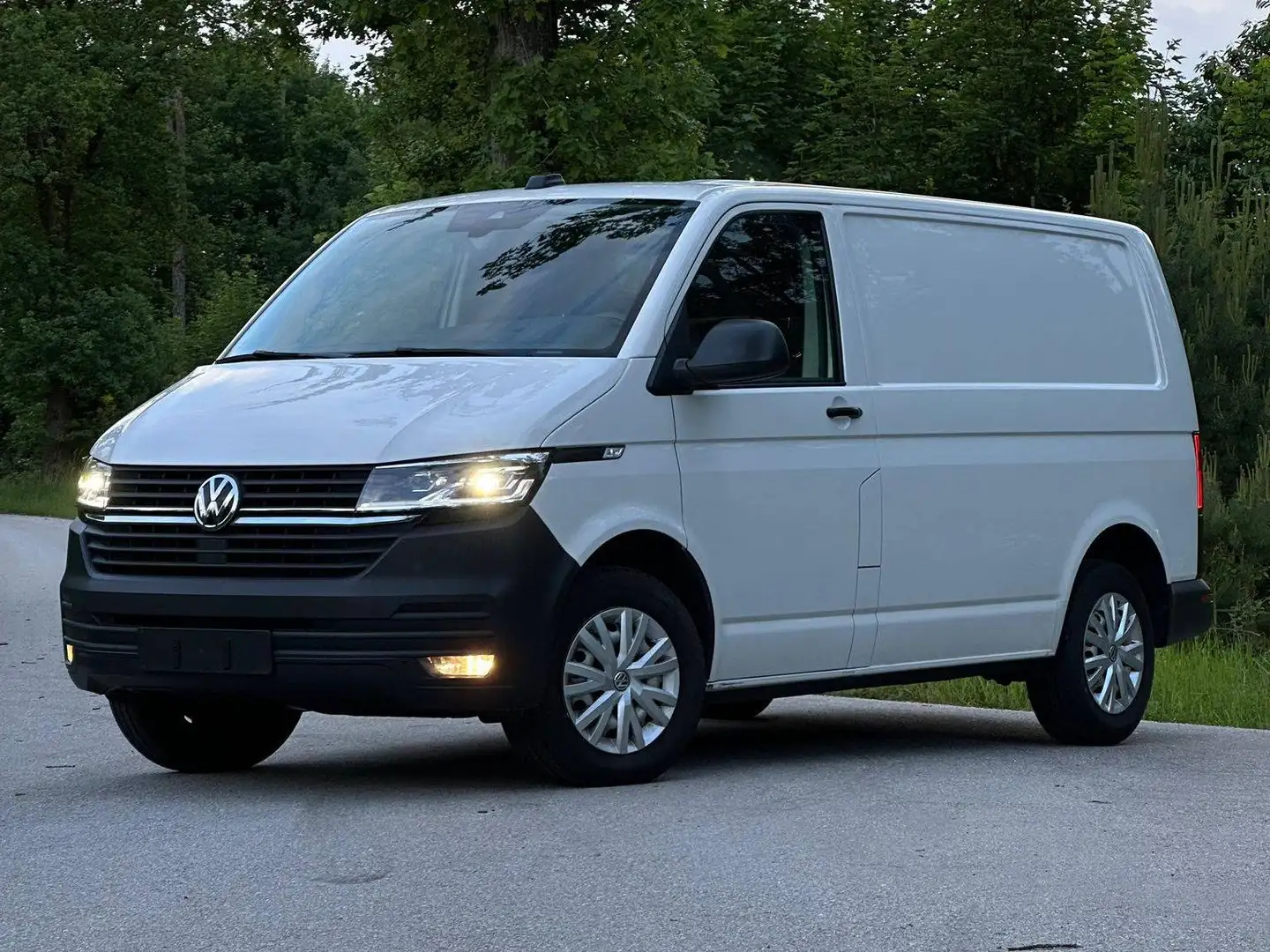 Volkswagen T6.1 Transporter Kastenwagen KR 2,0 TDI DSG Weiß - 1