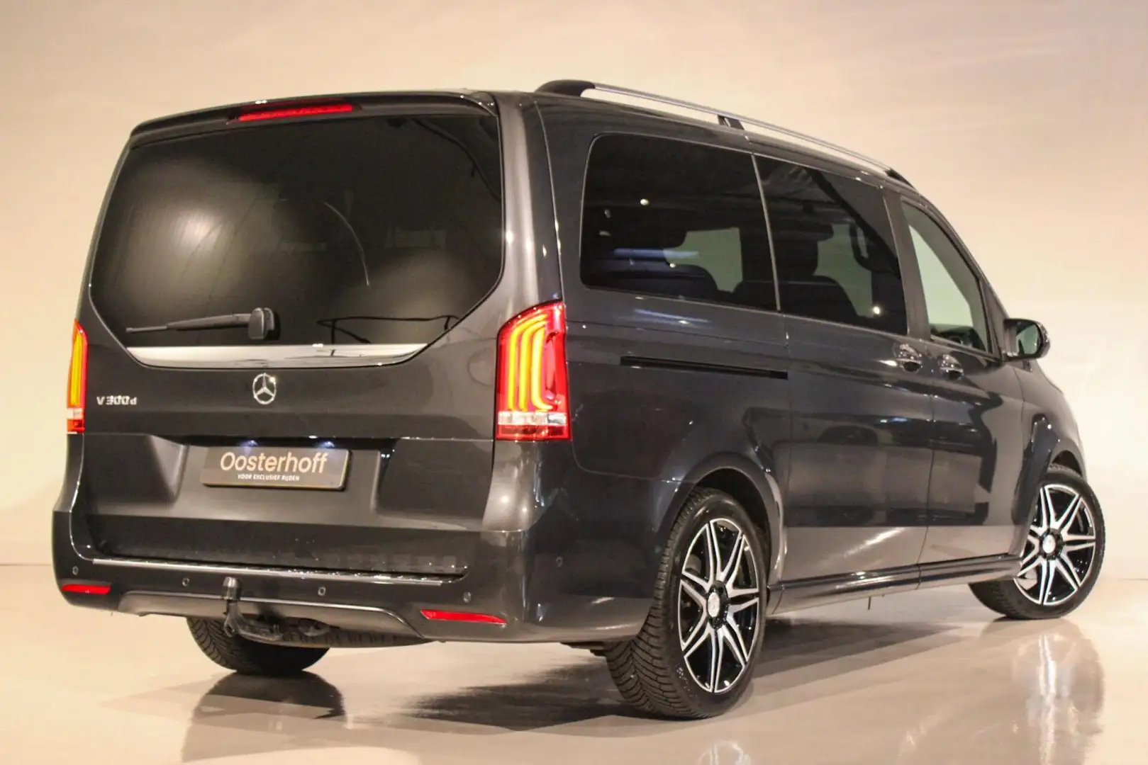 Mercedes-Benz V 300 300d Lang Avantgarde 7P | BURMESTER | AMG Gris - 2