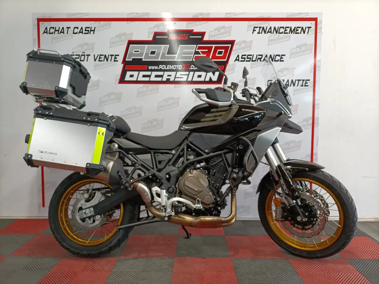 QJ Motor SRT 700 SX