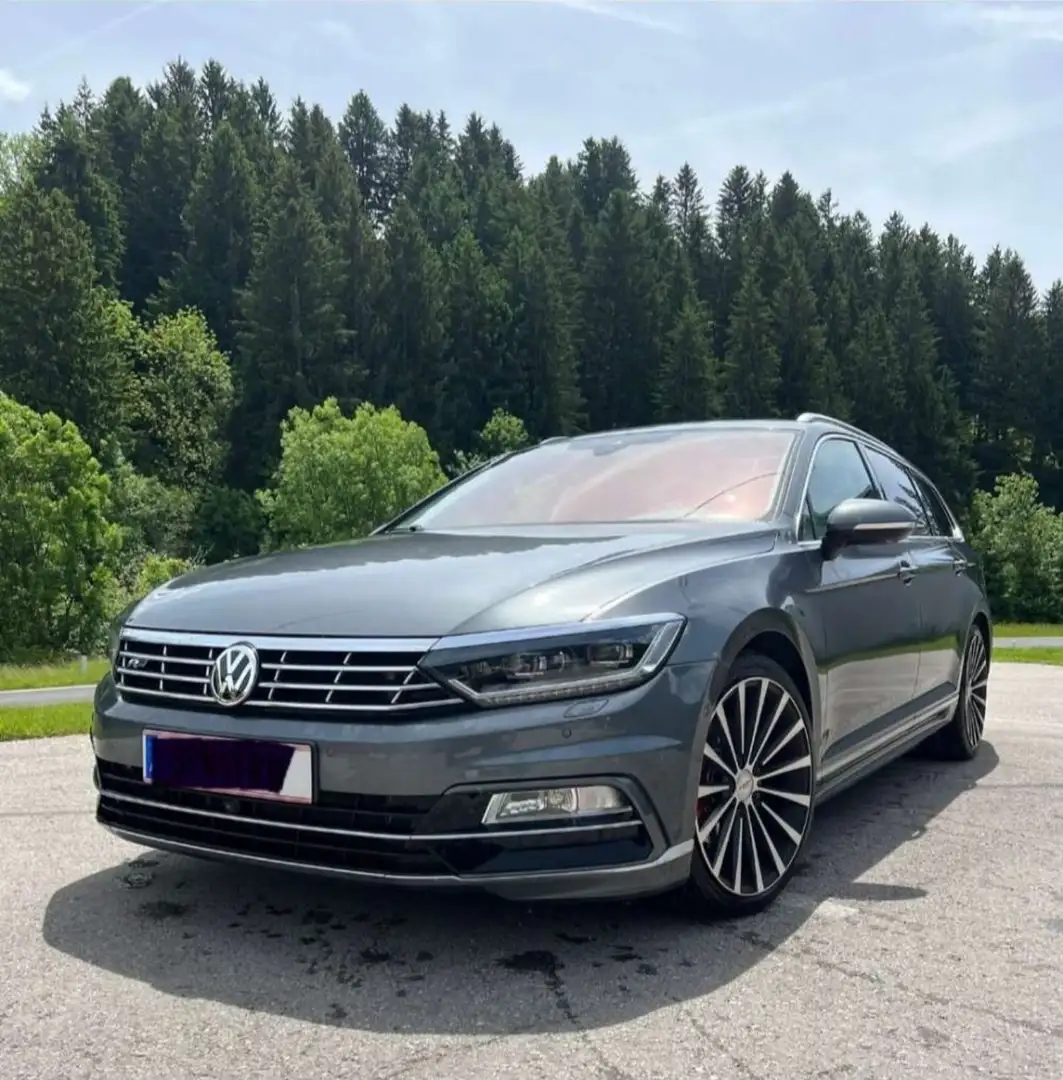 Volkswagen Passat Highline 2,0 TDI DSG  R-Line Grau - 1