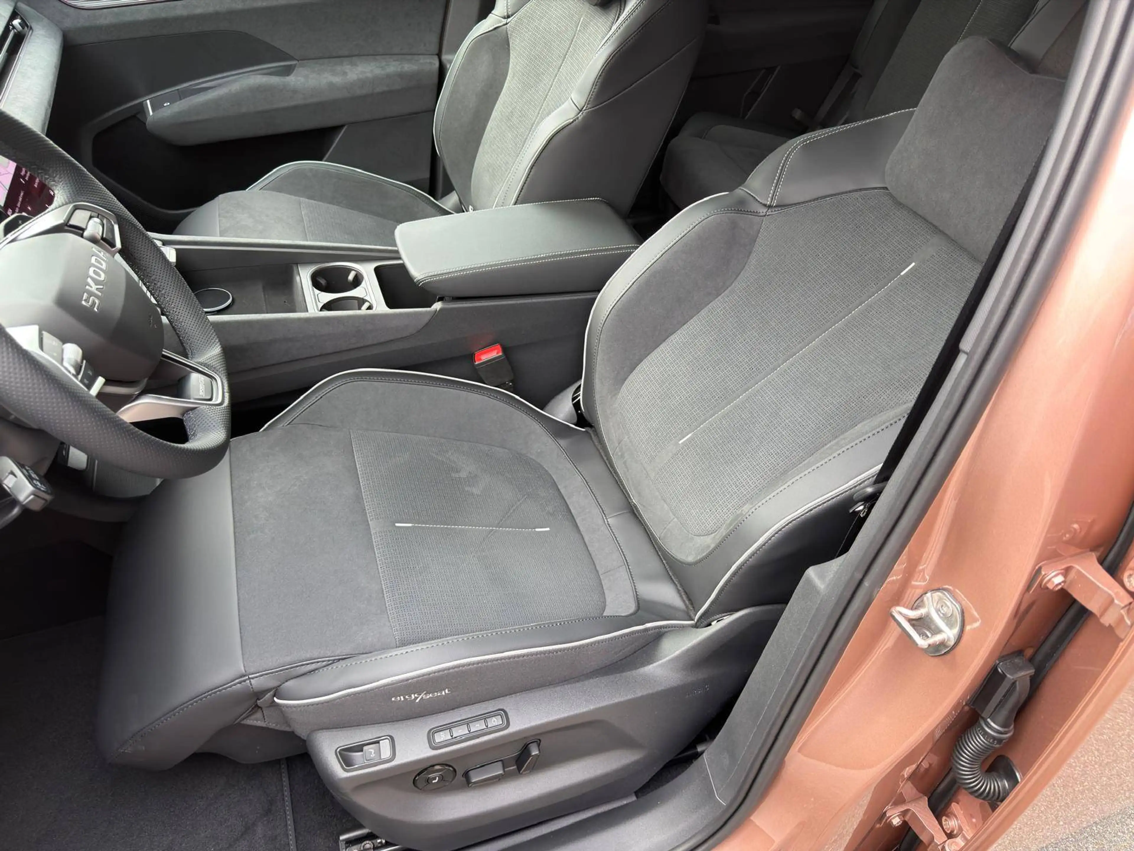 Skoda Peaq 90x Sportline — photo 14