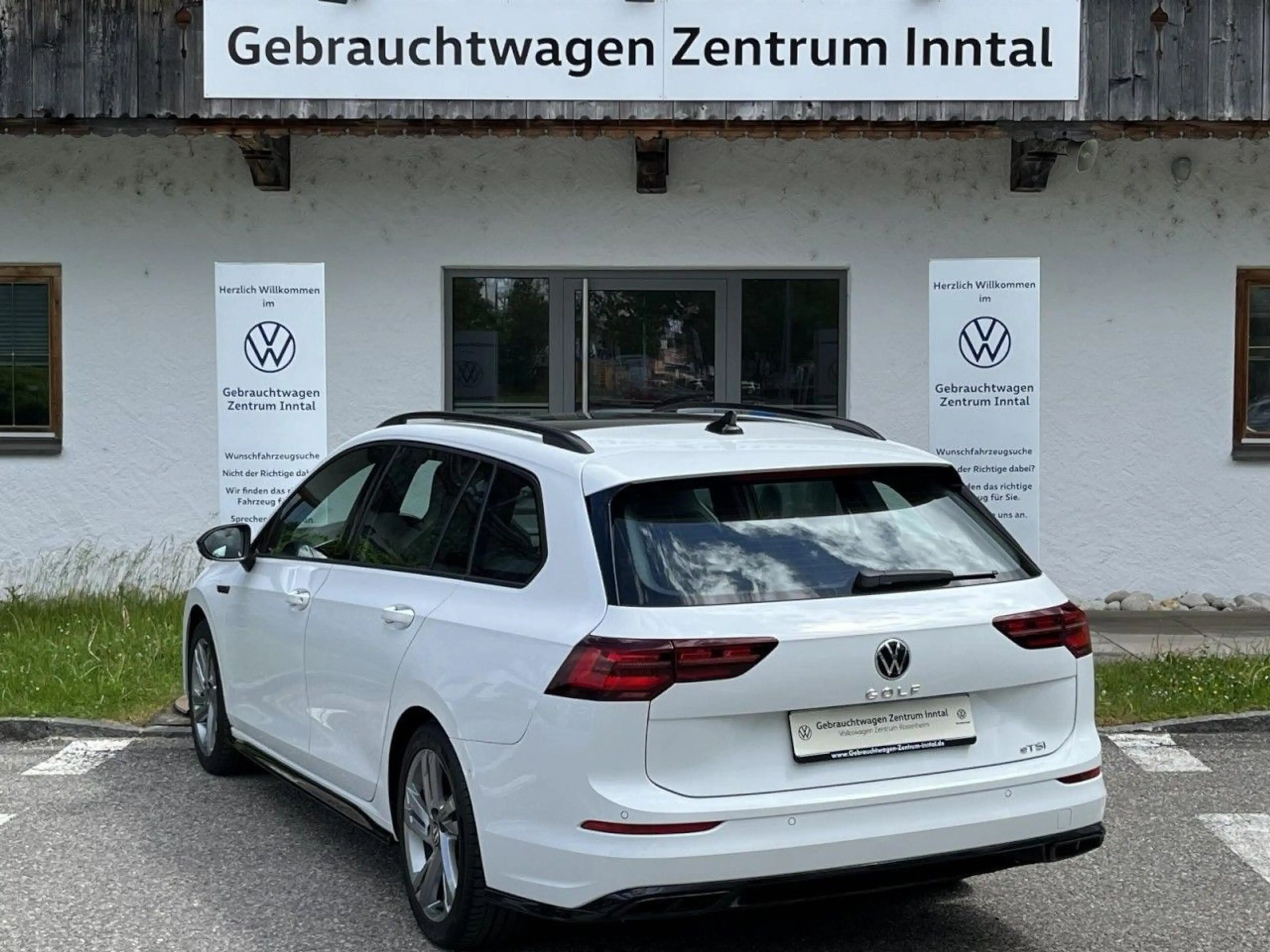 Volkswagen Golf Variant Golf VIII Variant 1,5 eTSI DSG R-Line (BlackStyl — photo 6