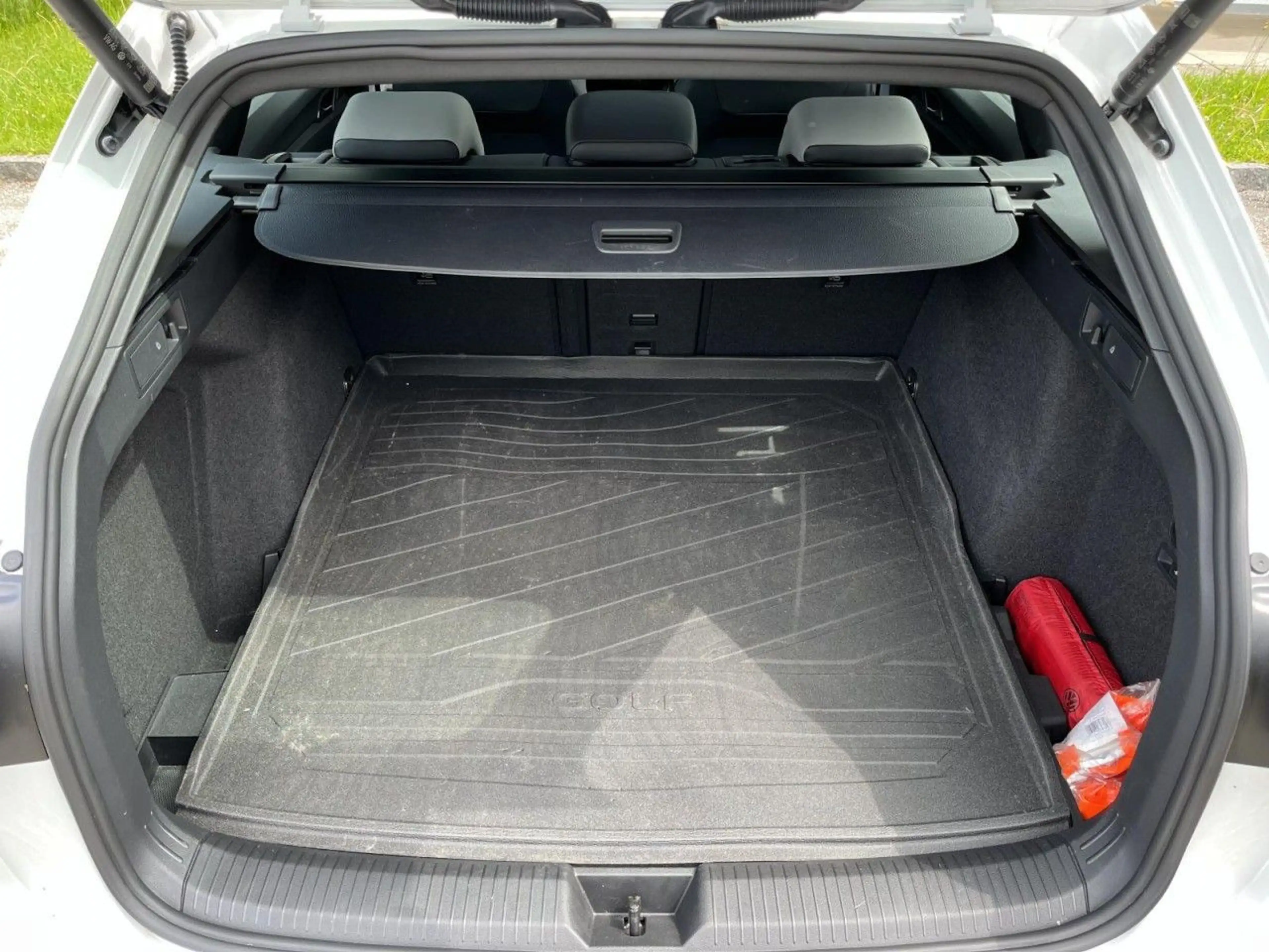 Volkswagen Golf Variant Golf VIII Variant 1,5 eTSI DSG R-Line (BlackStyl — photo 8