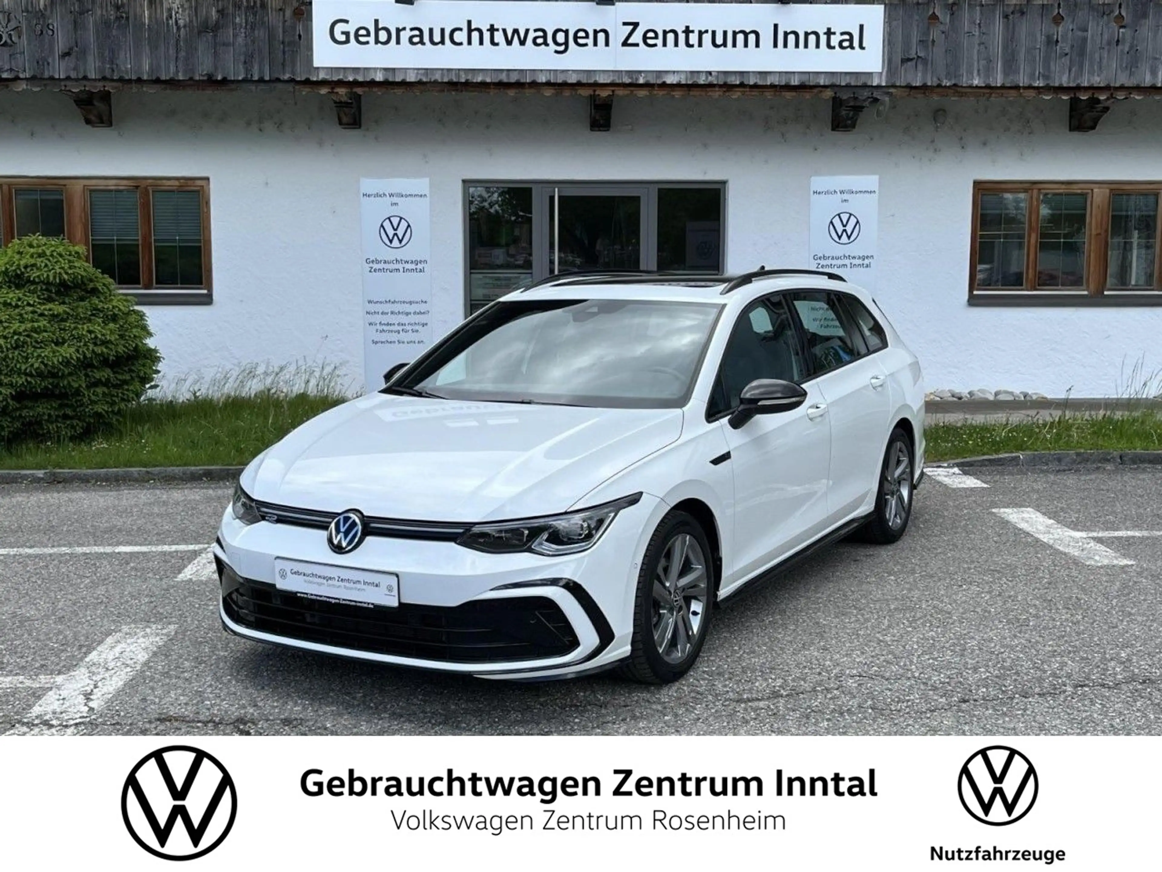 Volkswagen Golf Variant Golf VIII Variant 1,5 eTSI DSG R-Line (BlackStyl