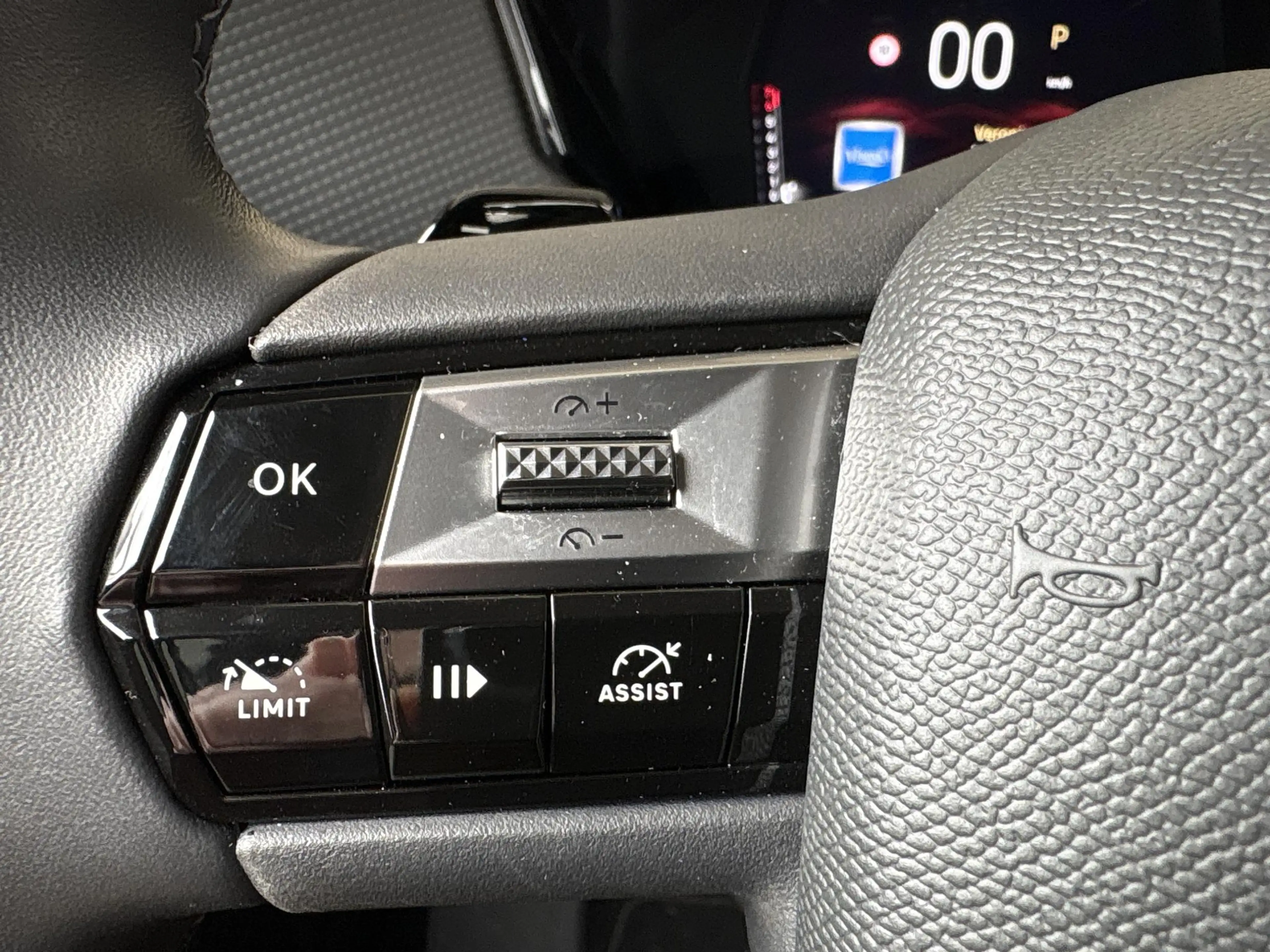 DS Automobiles DS 4 1.2 PureTech Bastille — photo 12
