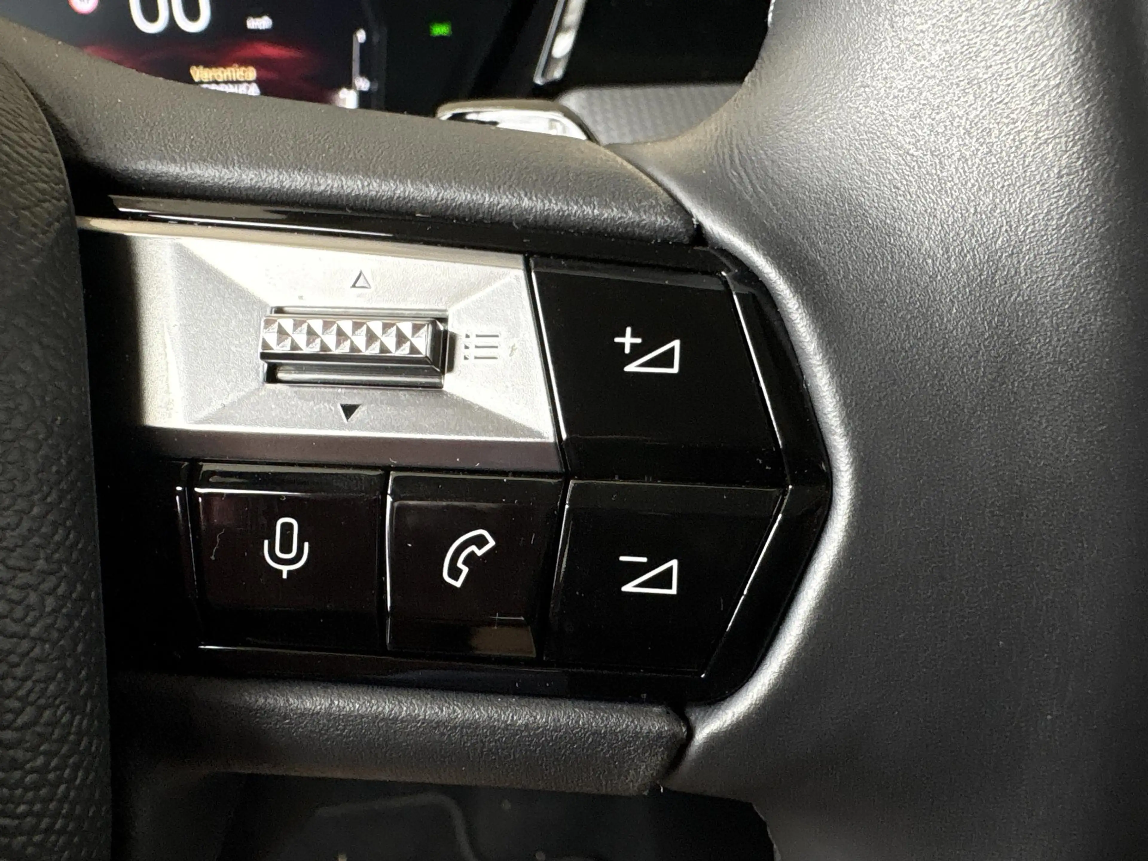 DS Automobiles DS 4 1.2 PureTech Bastille — photo 13