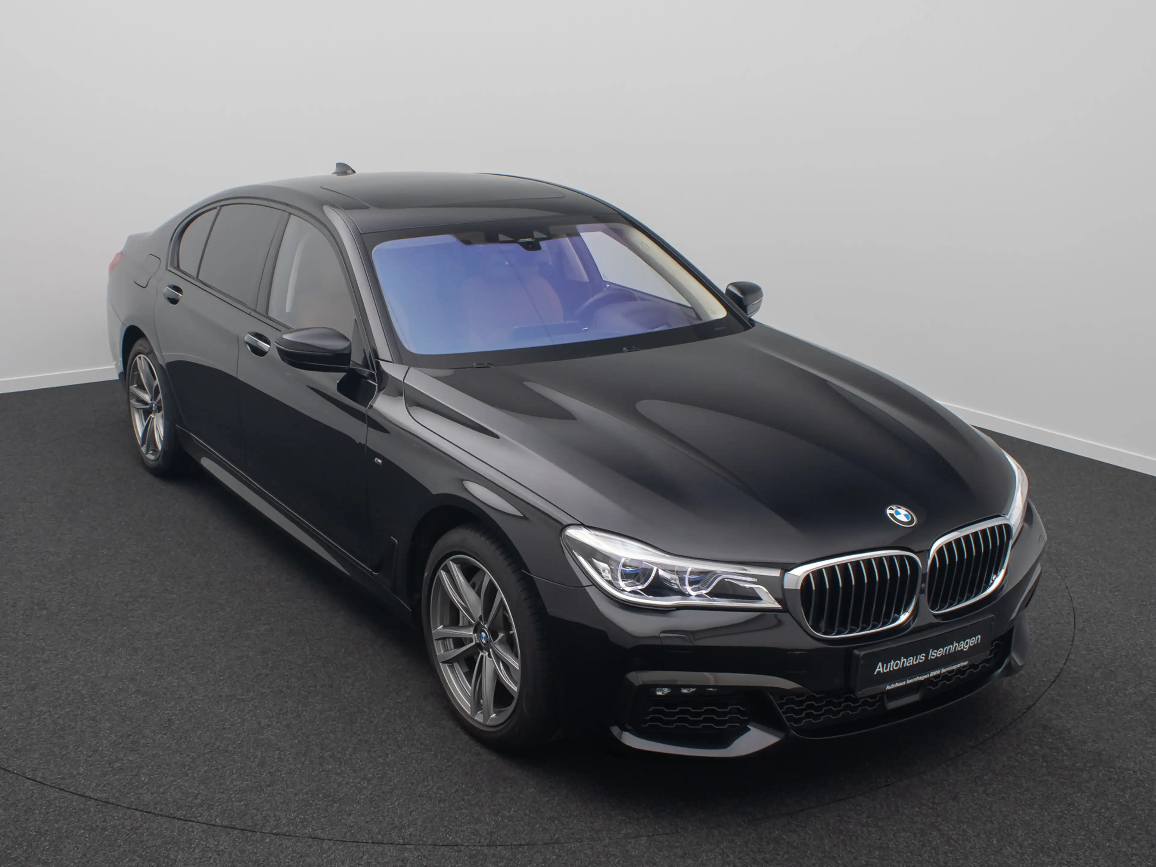 BMW 750 M Sport 360° Massage FondEnt Laser Voll — photo 3