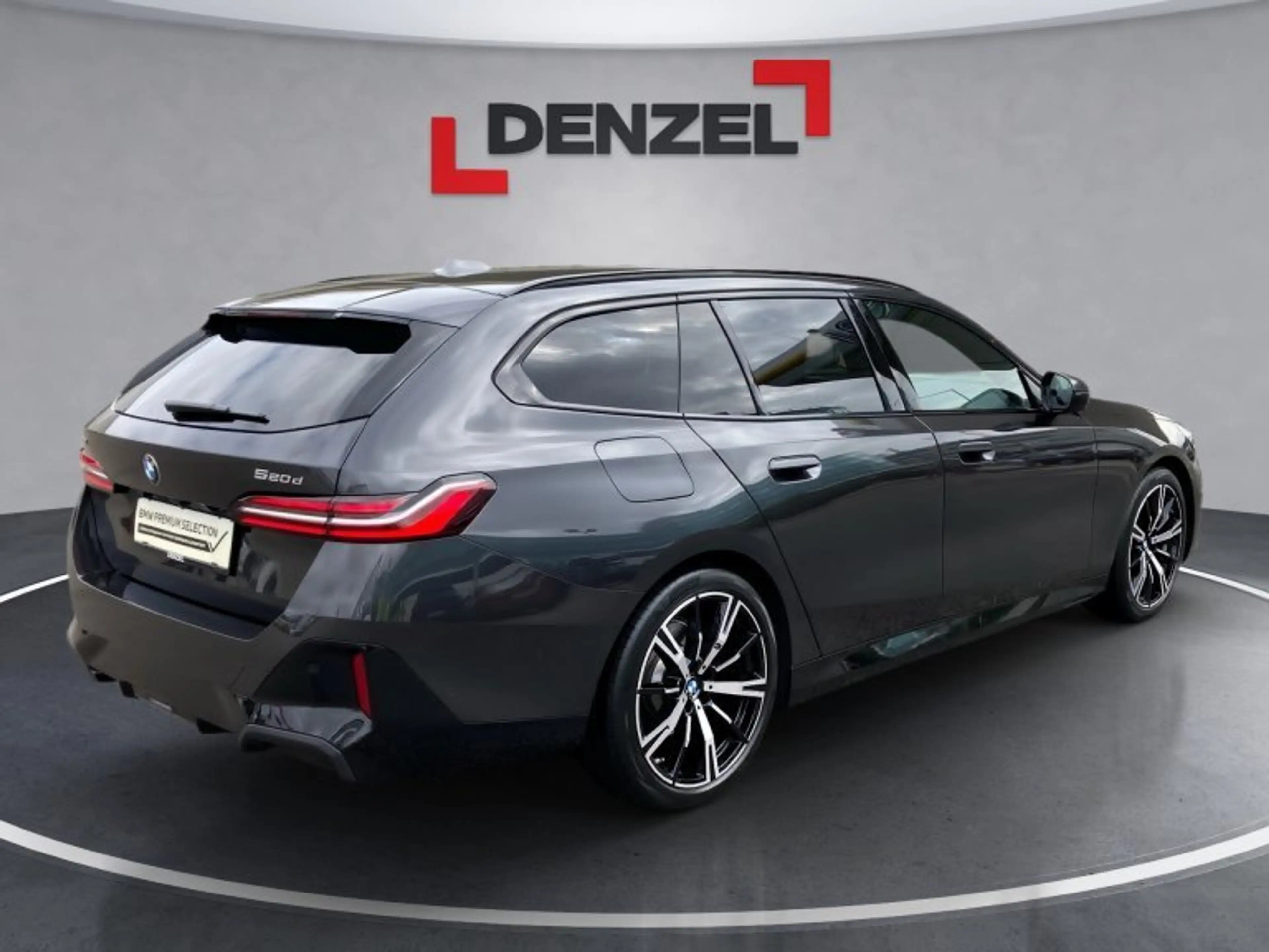 BMW 520 d xDrive Touring G61 B47 — photo 4