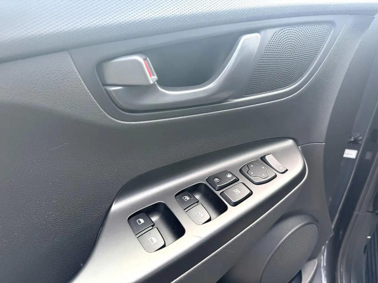 Hyundai KONA photo Hyundai KONA