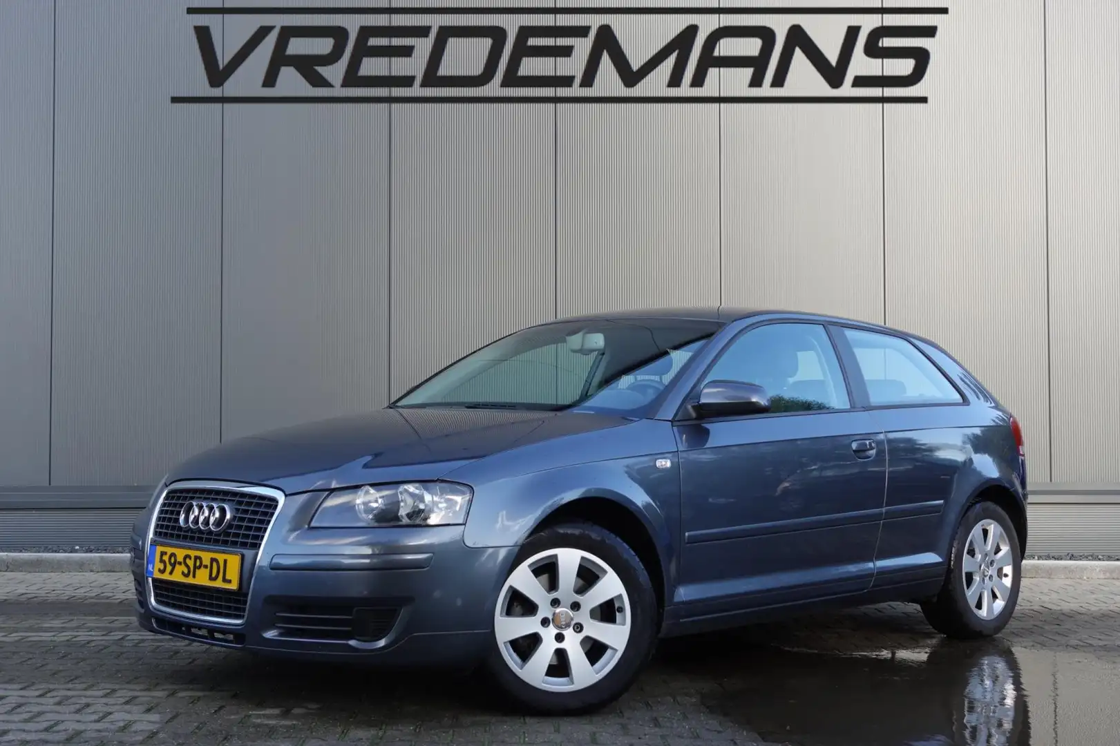 Audi A3 2.0 FSI Ambiente Grijs - 1