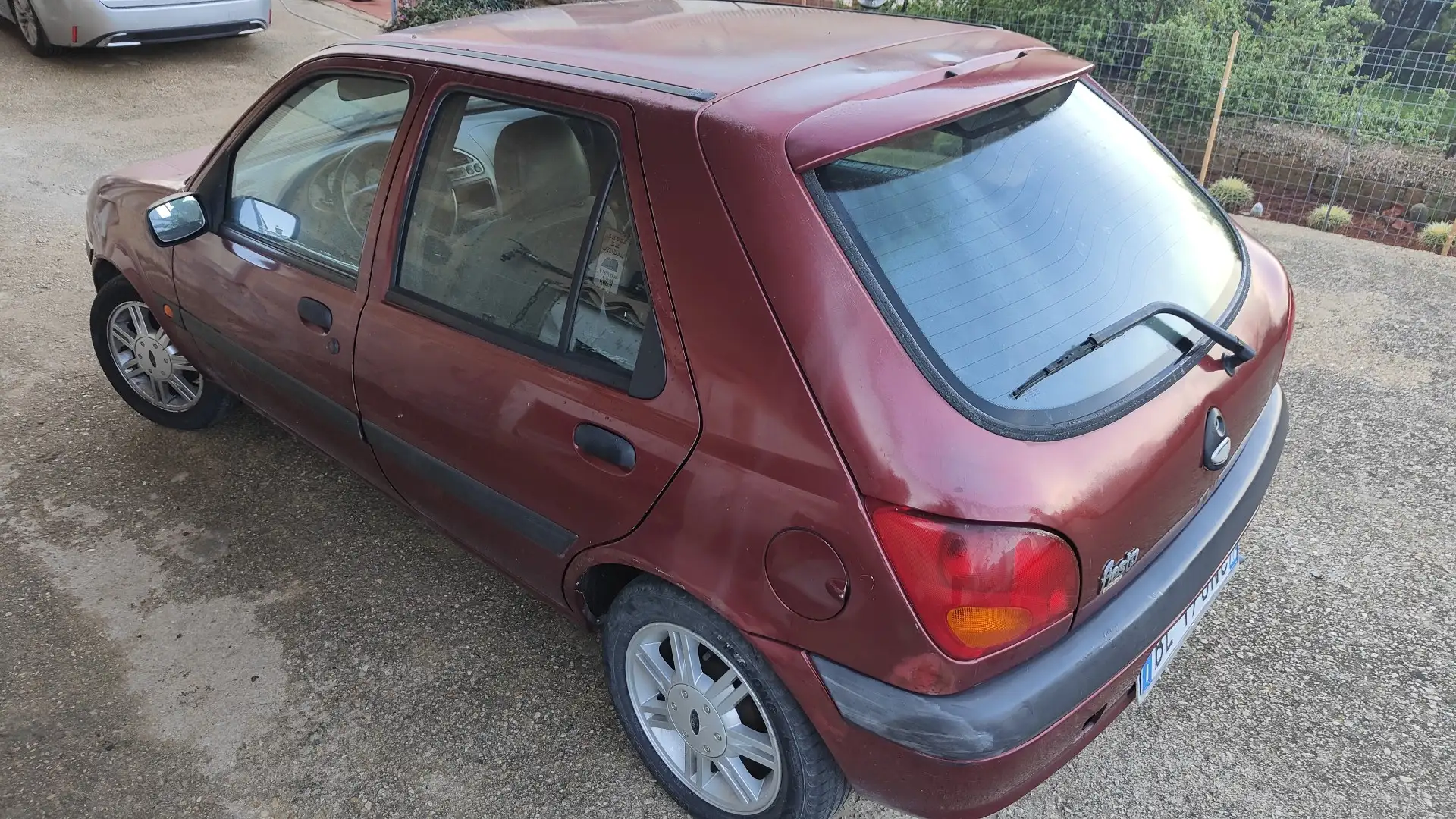 Ford Fiesta Fiesta IV 1999 5p 1.2 16v Zetec Красный - 1