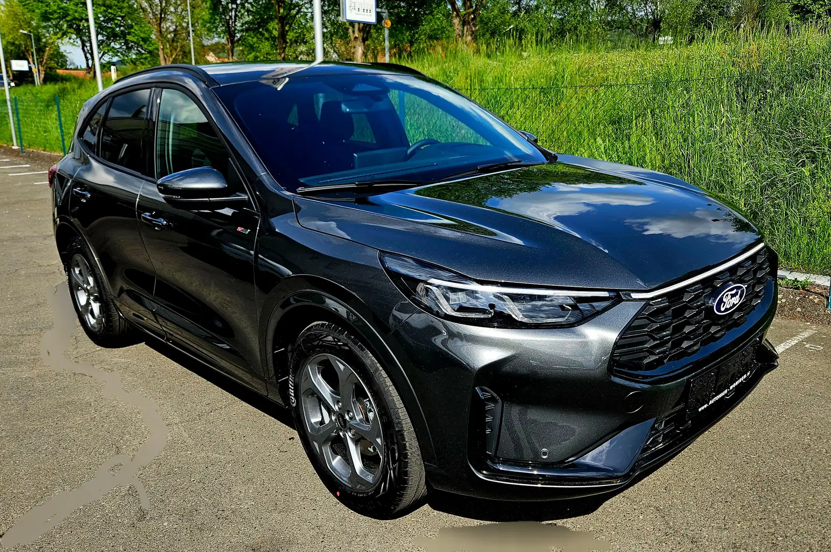 Ford Kuga Hybrid ST-Line Grau - 1