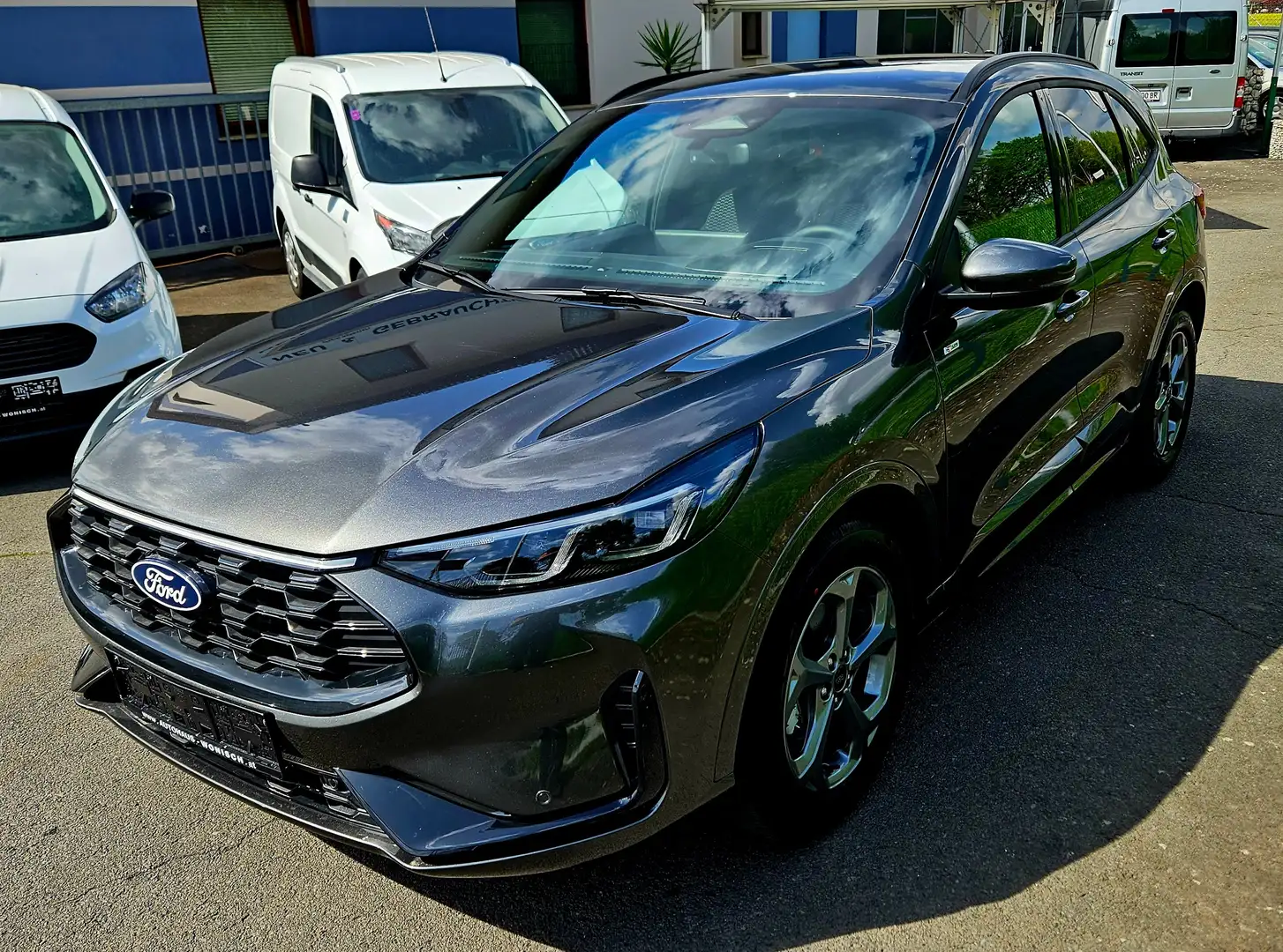 Ford Kuga Hybrid ST-Line Grau - 2