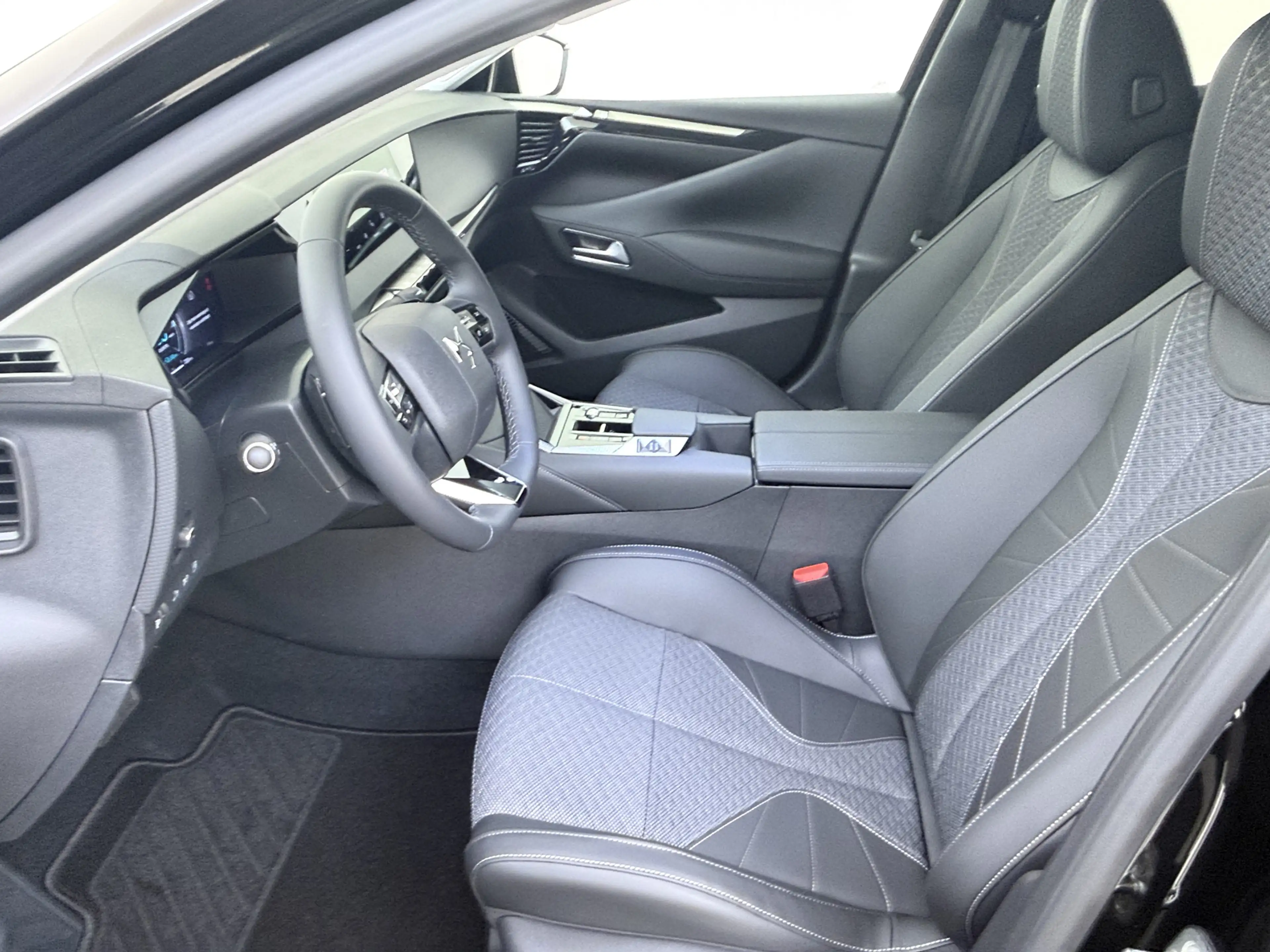 DS Automobiles DS 4 No 1.6 PHEV Pallas | Pack Tech | Pack Comfort | Ch — photo 10
