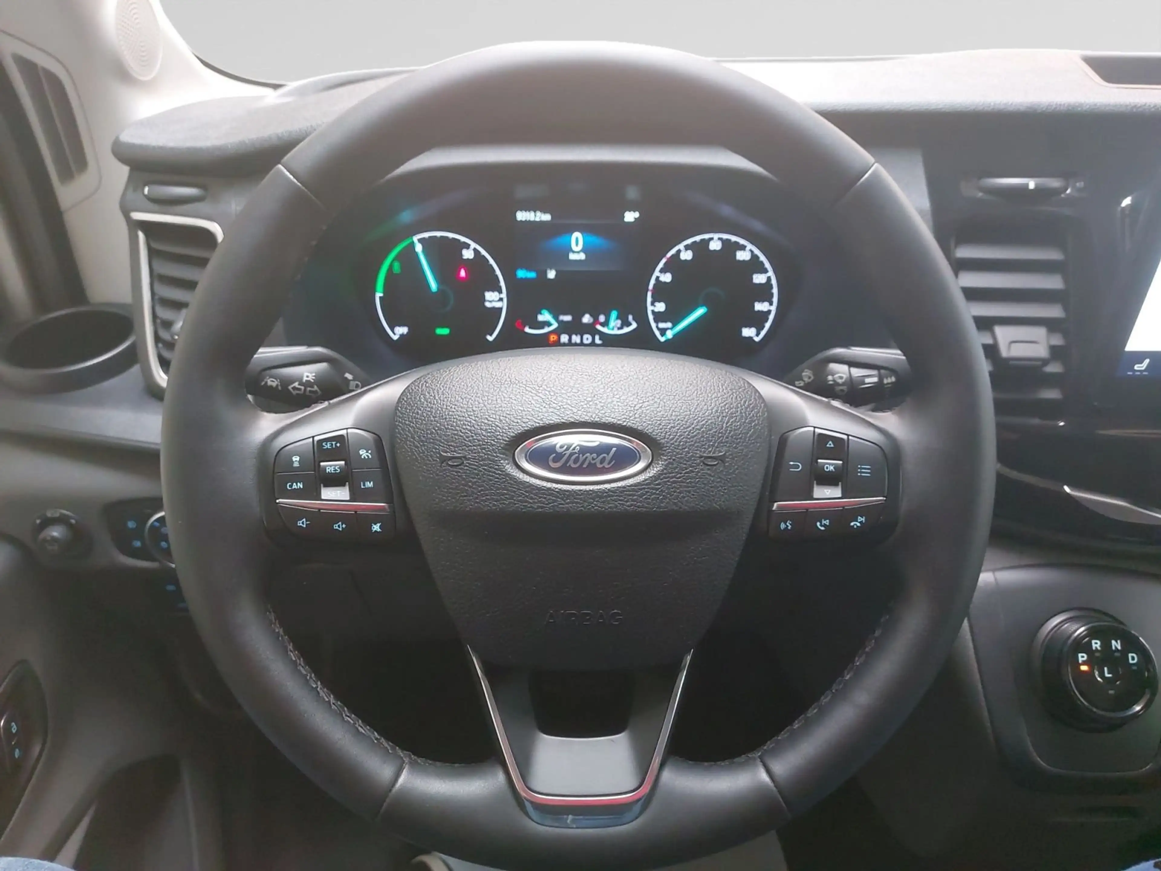 Ford Transit TREND 350L L3H2 Electric 67kWh RWD DEMO — photo 8