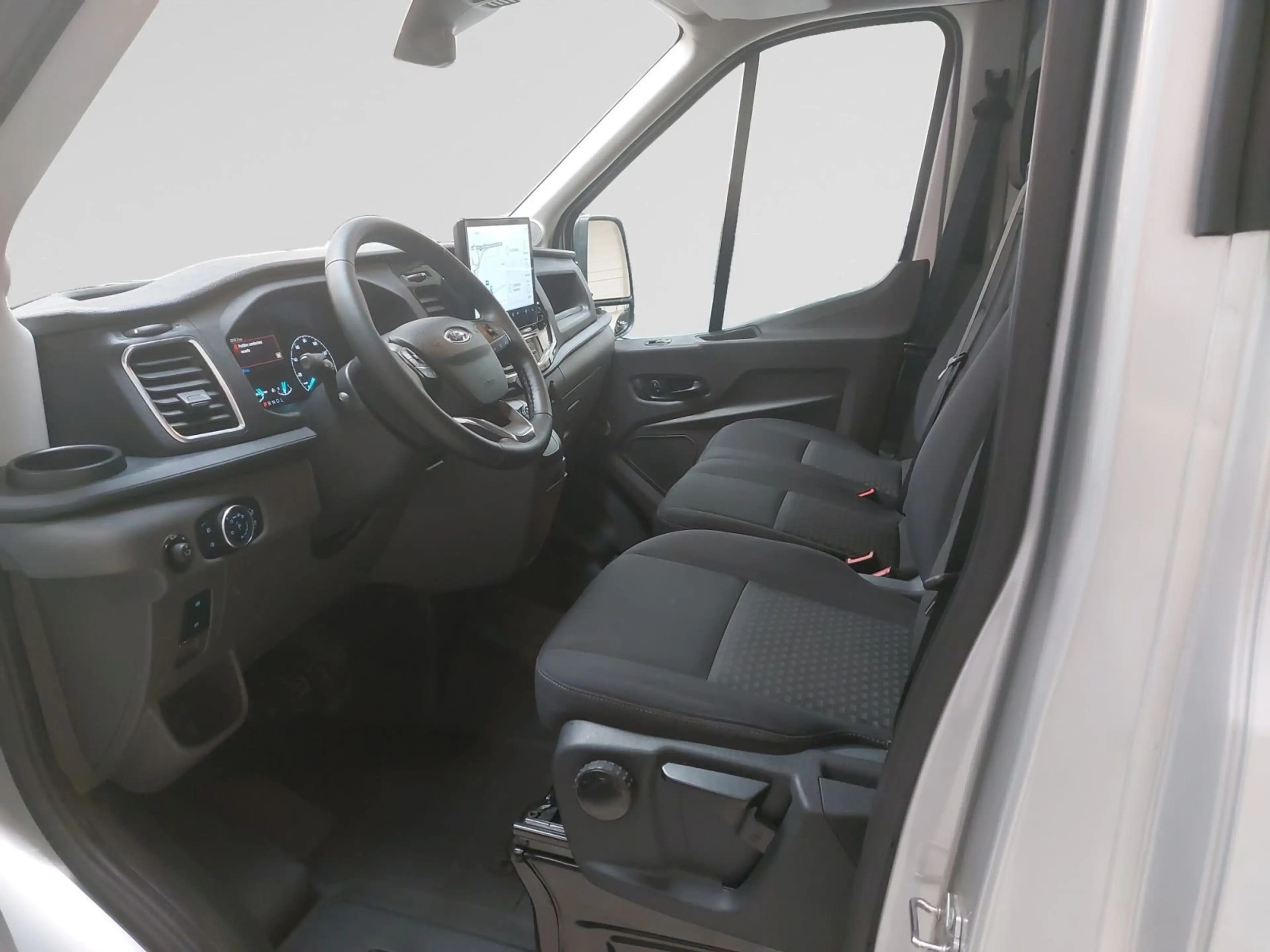 Ford Transit TREND 350L L3H2 Electric 67kWh RWD DEMO — photo 5