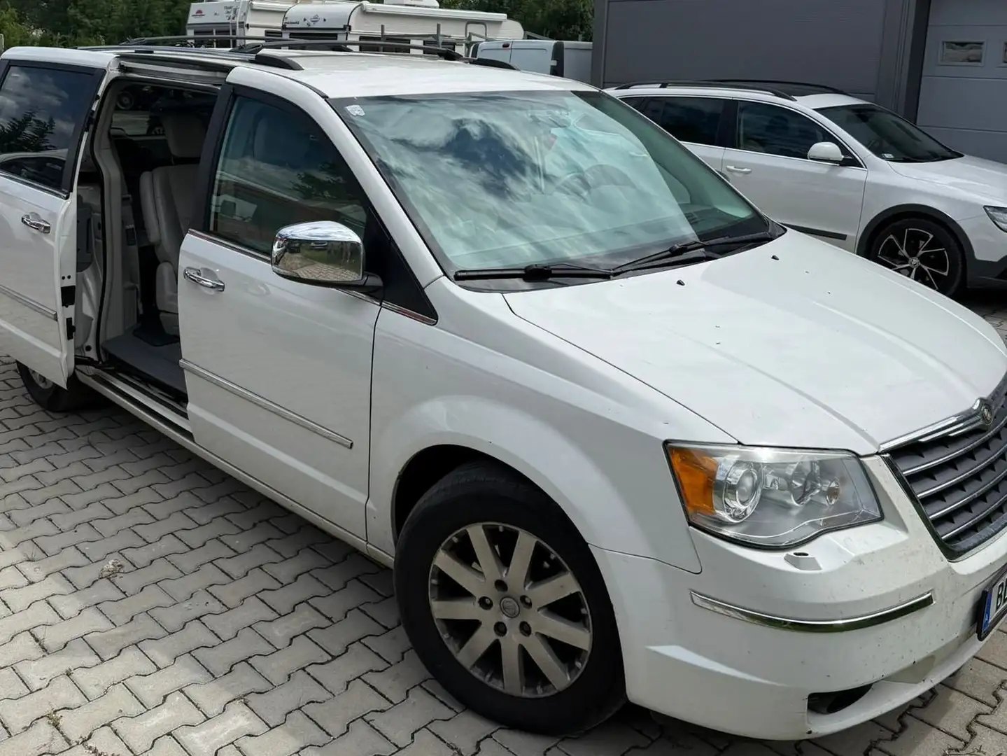 Chrysler Grand Voyager Limited Stow'n Go V6 Aut. Weiß - 1