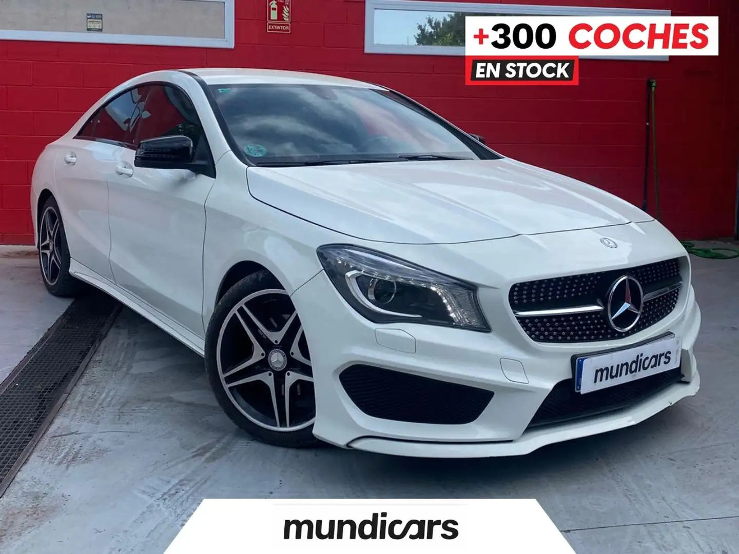 Mercedes-Benz CLA 200 AMG Line 7G-DCT Blanco - 1