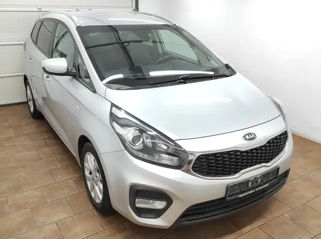 Kia Carens 2.0 KLIMA NAVI KAMERA TEMP BC EURO-6 PDC SHZ USB