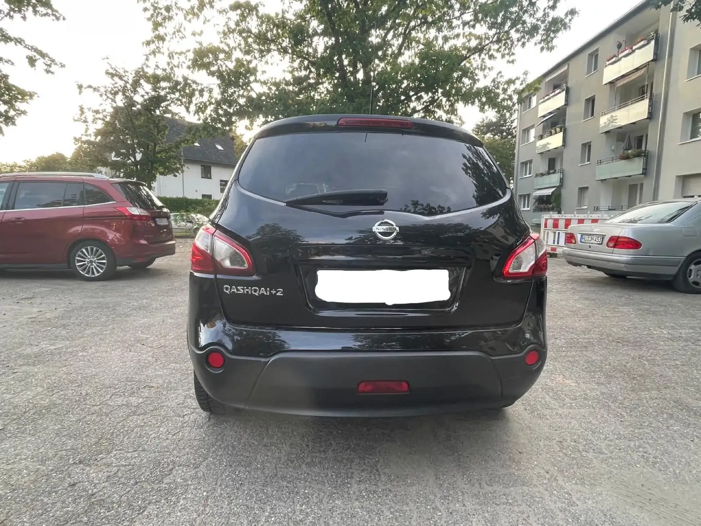 Nissan Qashqai+2 Fekete - 2