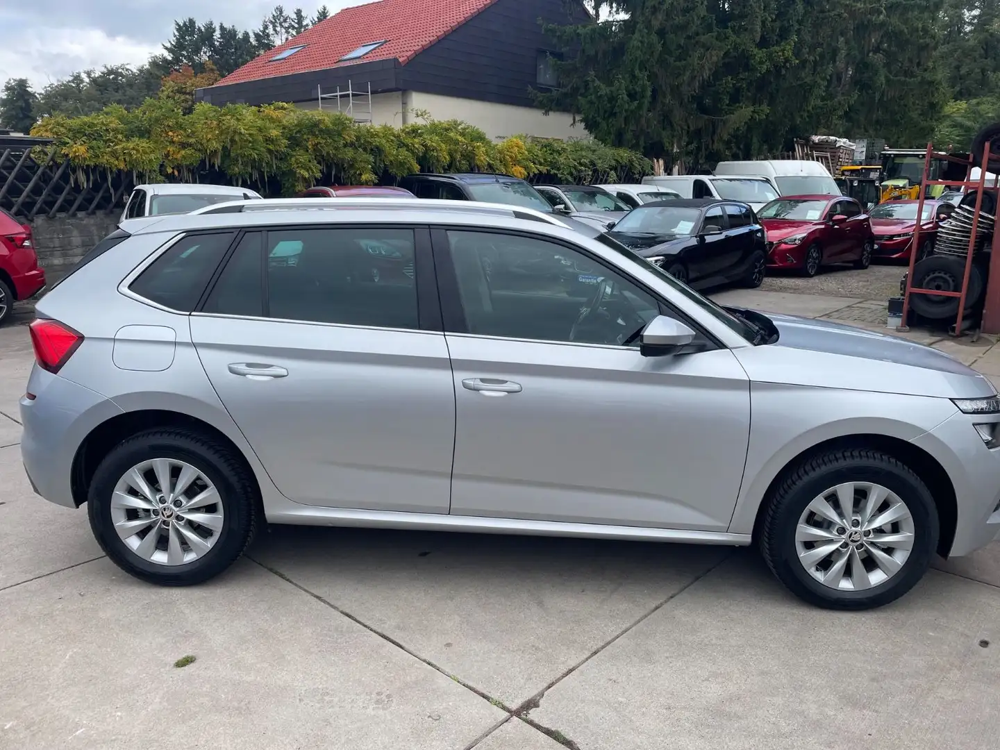 Skoda Kamiq Automatik/Navi/Klima/Kamera/LED/PDC Silber - 2
