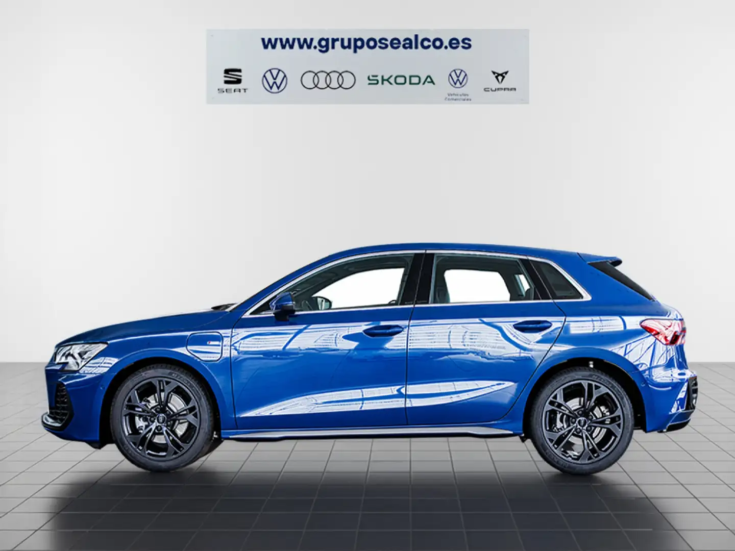Audi A3 Sportback TFSI e Genuine S tronic 150kW Azul - 2