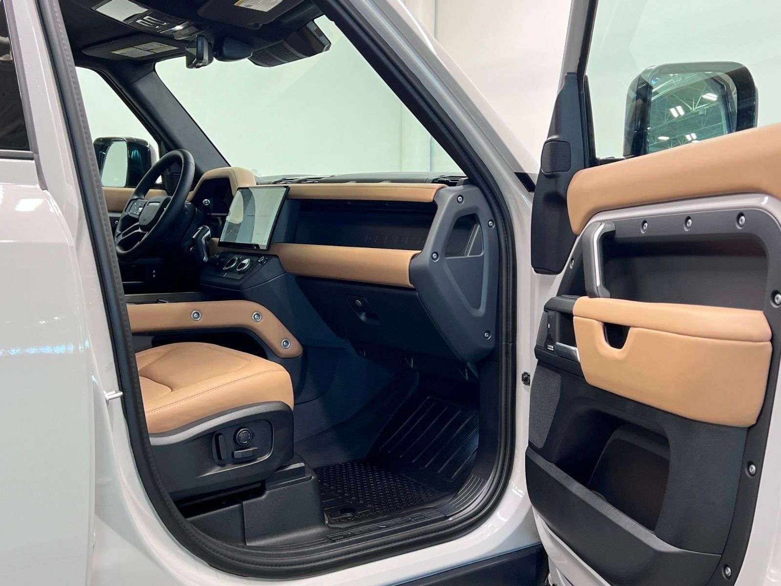 2026 Land Rover Defender 110 P400 X-DYNAMIC SE thumb 23