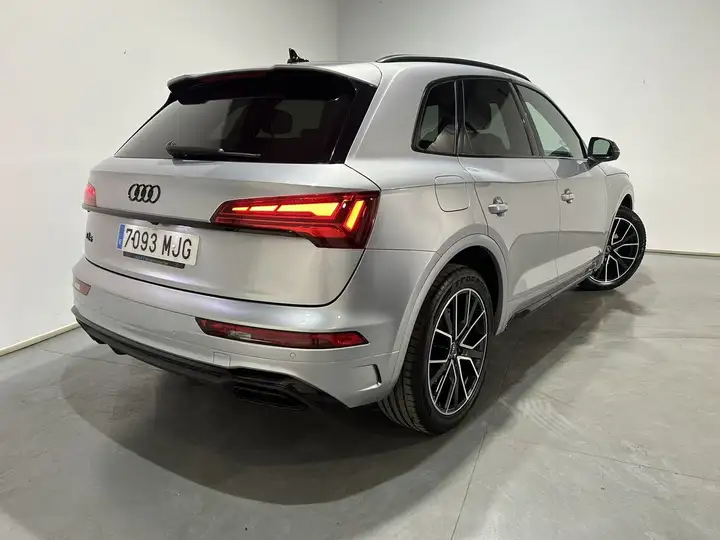 Audi Q5 2023, foto 2