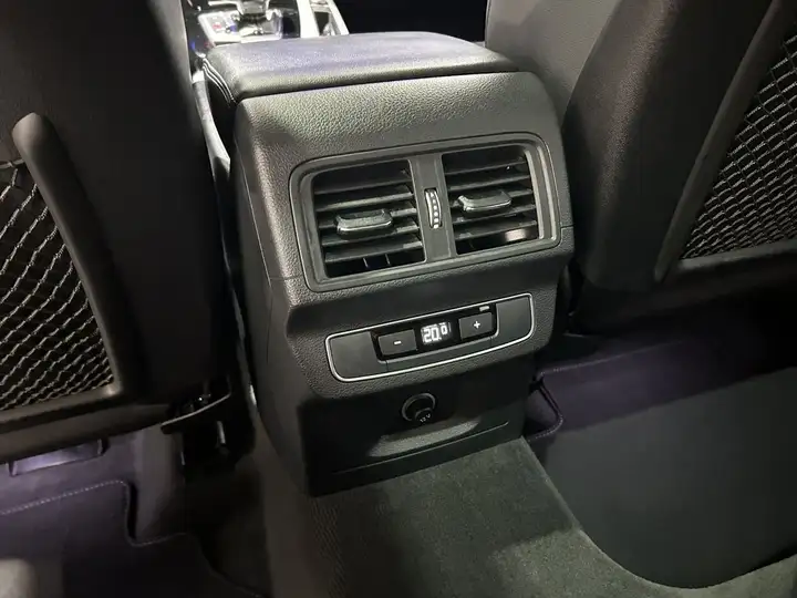Audi Q5 2023, foto 18