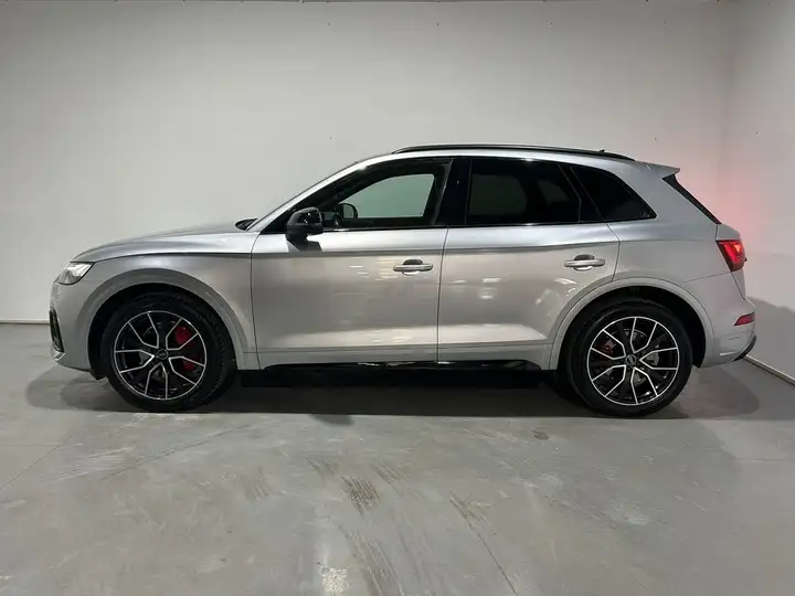 Audi Q5 2023, foto 4