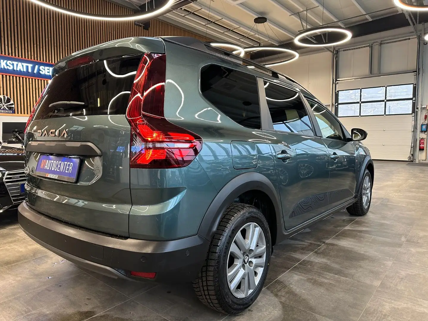 Dacia Jogger Extreme+ *Benzin/Autogas*AppCon.*Navi*LPG Grün - 2