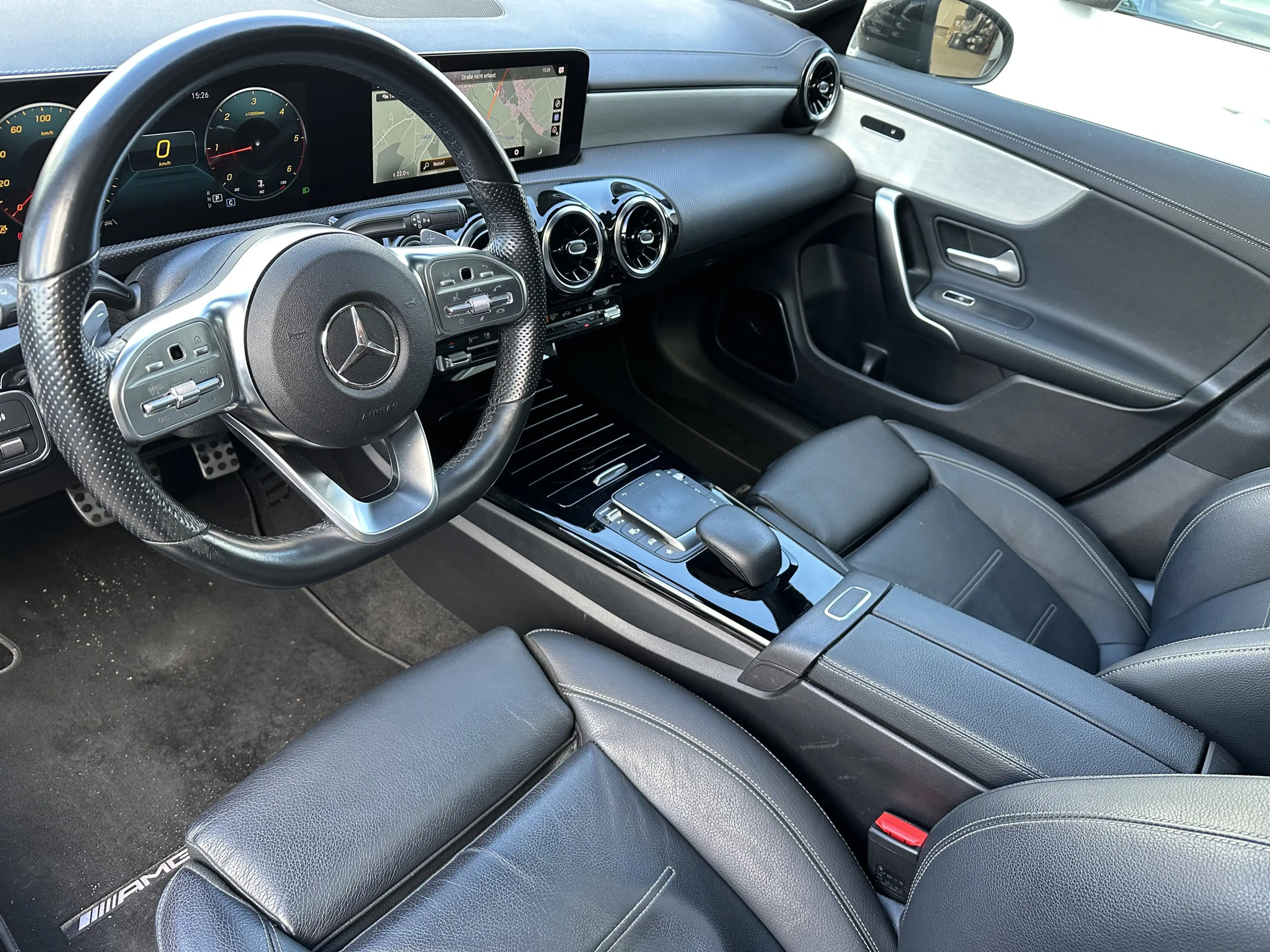 Mercedes-Benz CLA 220 AMG NAV+LED+PANO+360° — photo 8