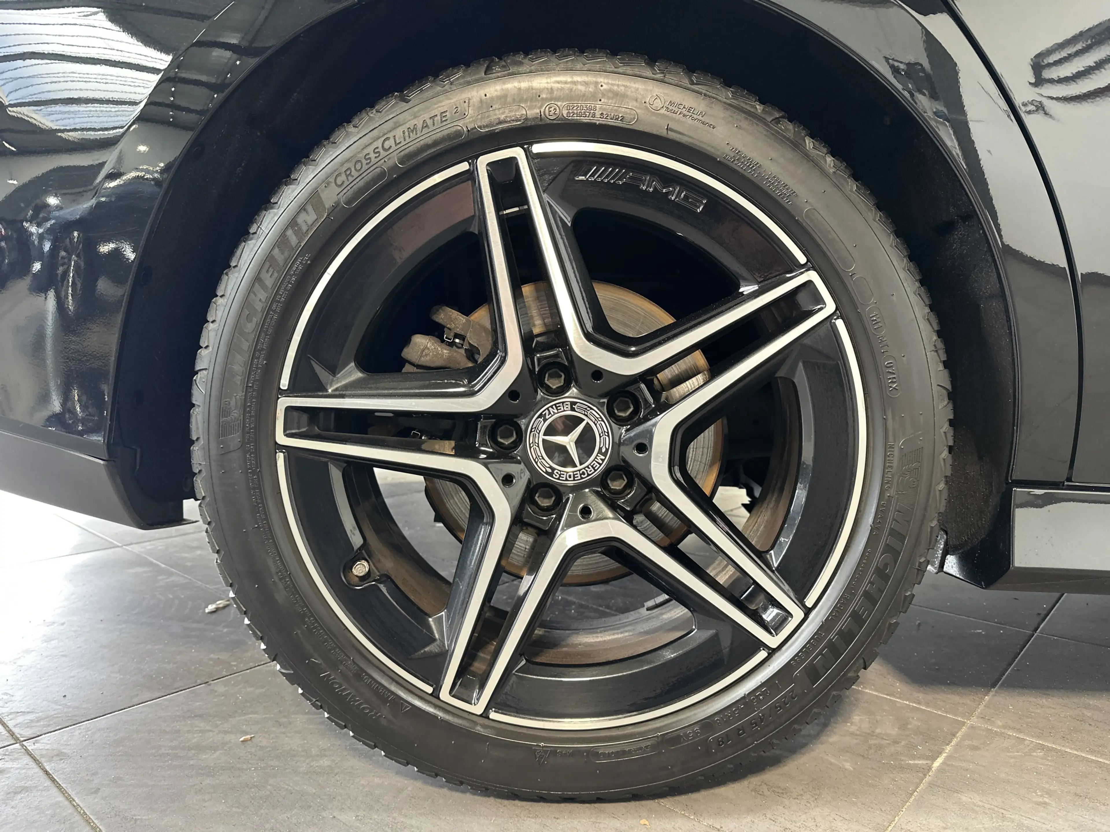 Mercedes-Benz CLA 220 AMG NAV+LED+PANO+360° — photo 3