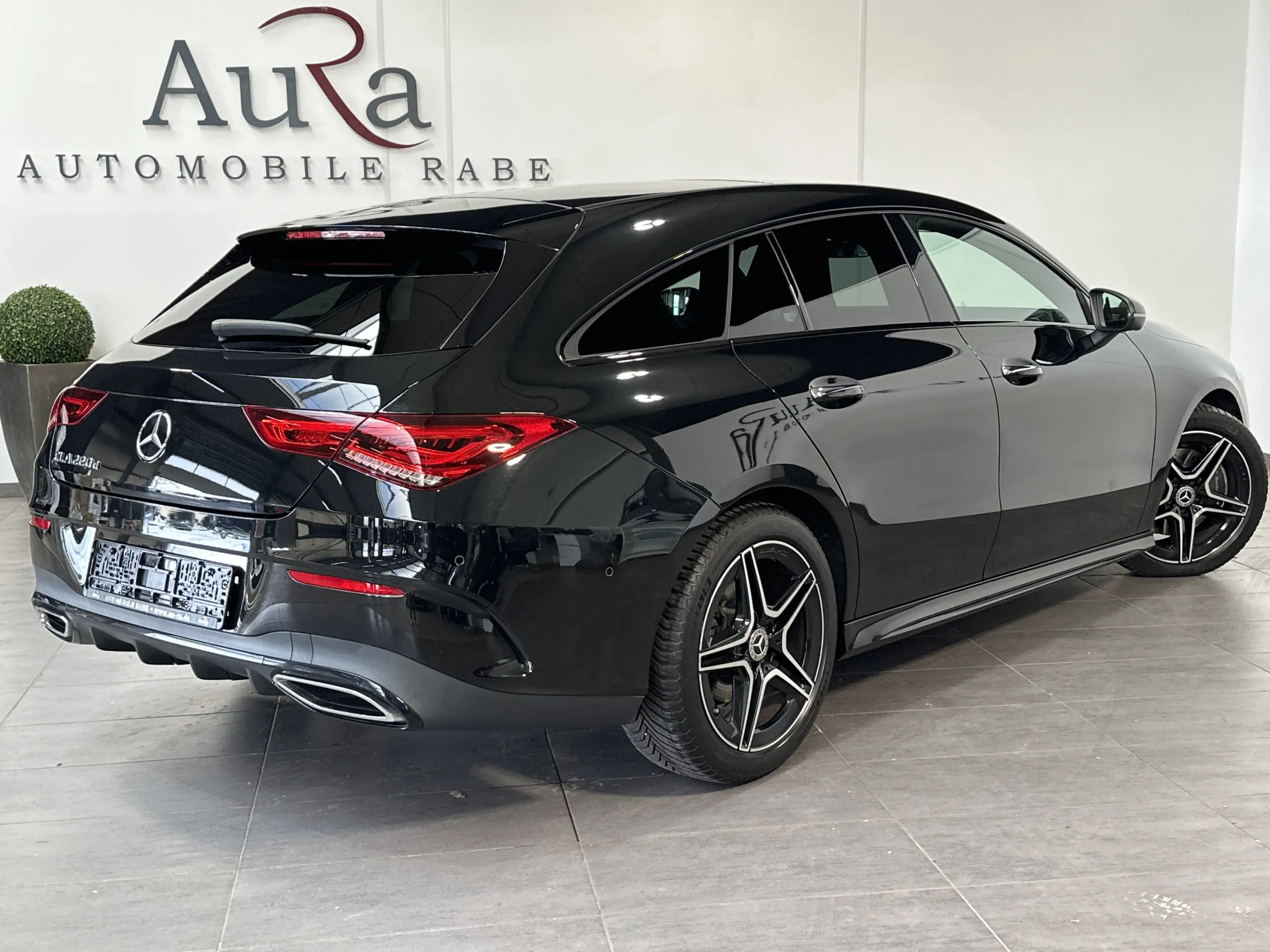 Mercedes-Benz CLA 220 AMG NAV+LED+PANO+360° — photo 4