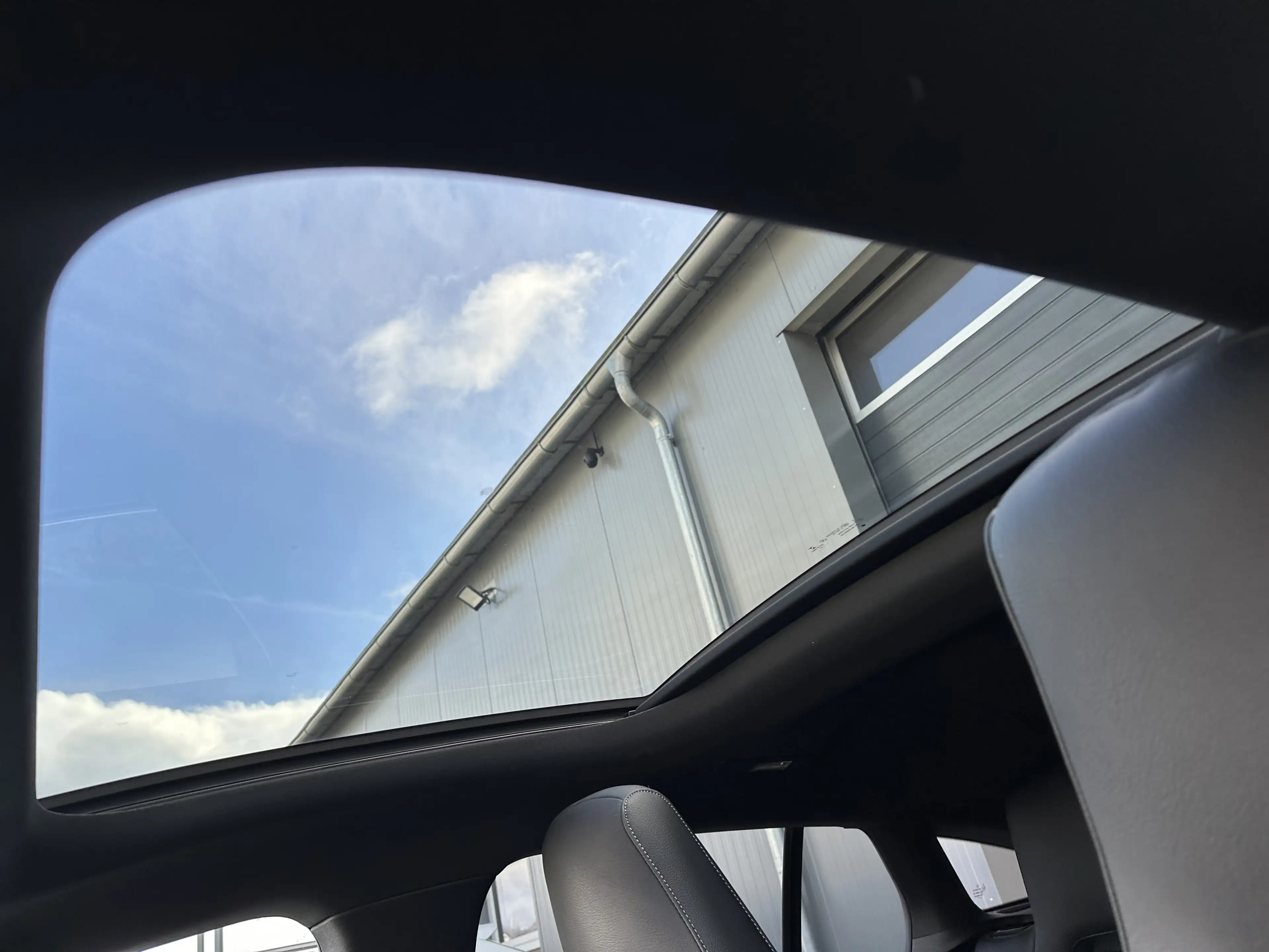 Mercedes-Benz CLA 220 AMG NAV+LED+PANO+360° — photo 10