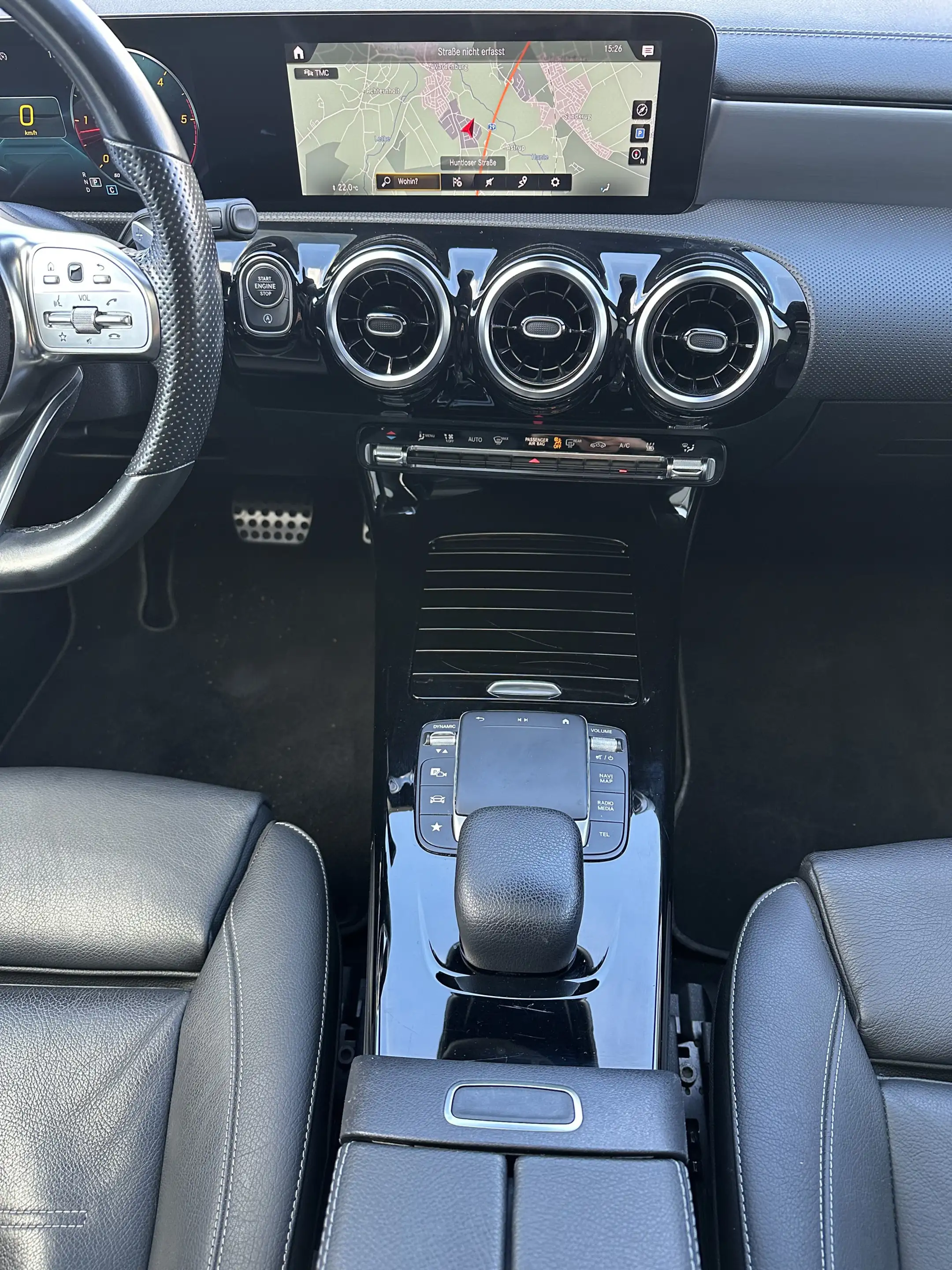 Mercedes-Benz CLA 220 AMG NAV+LED+PANO+360° — photo 13