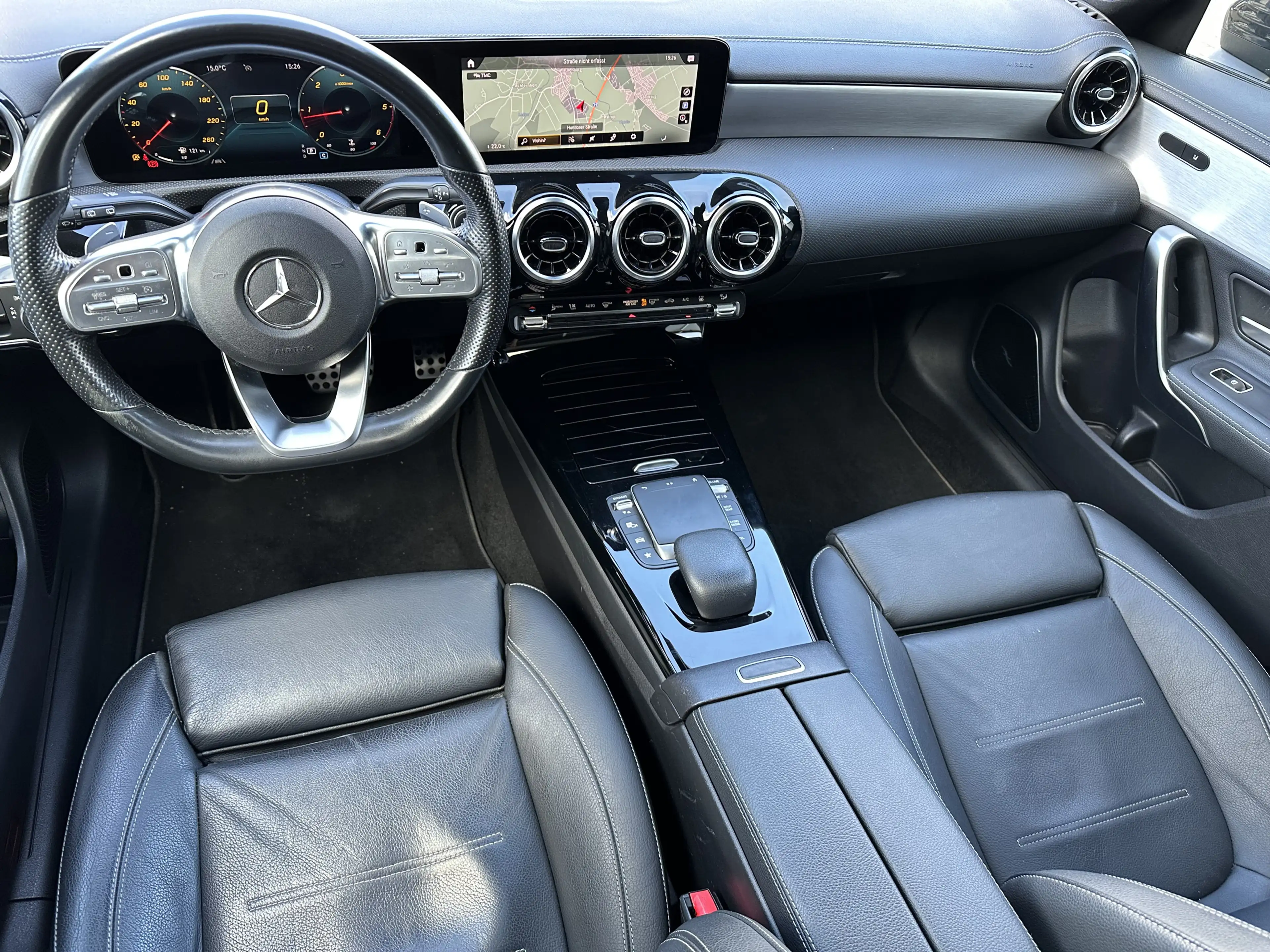 Mercedes-Benz CLA 220 AMG NAV+LED+PANO+360° — photo 12