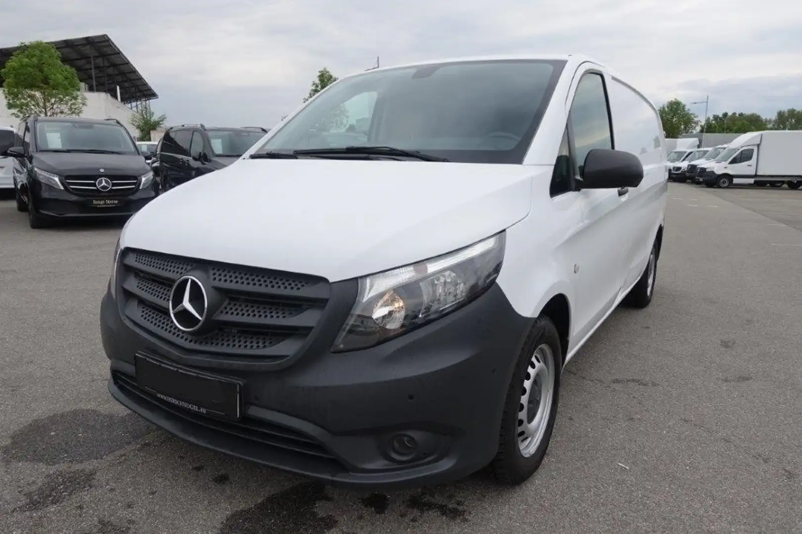Mercedes-Benz Vito 114 BlueTEC Kasten Lang Werkattausbau Blanc - 1