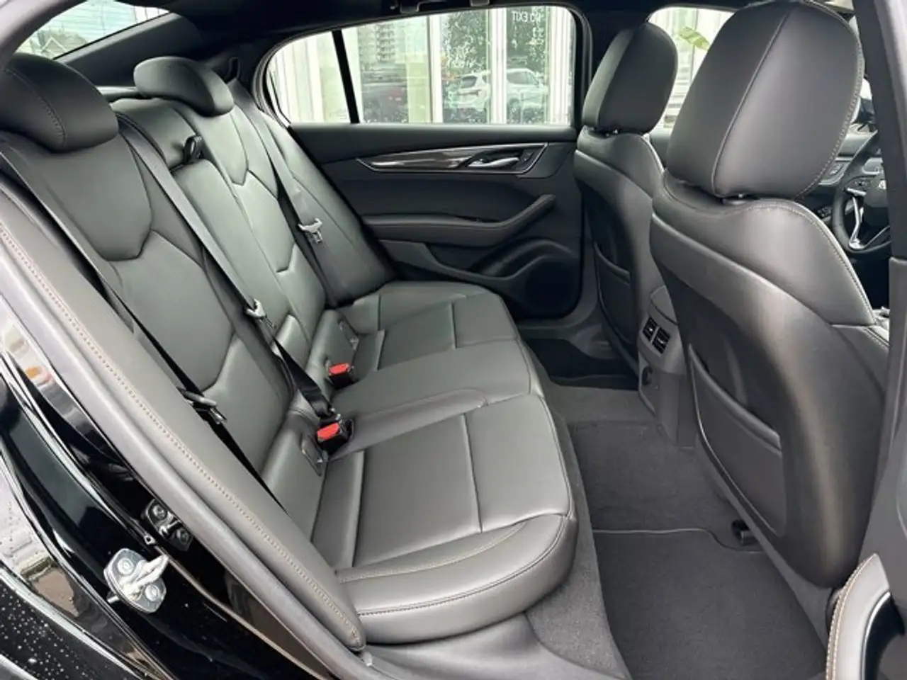 Cadillac CT5 снимка Cadillac CT5