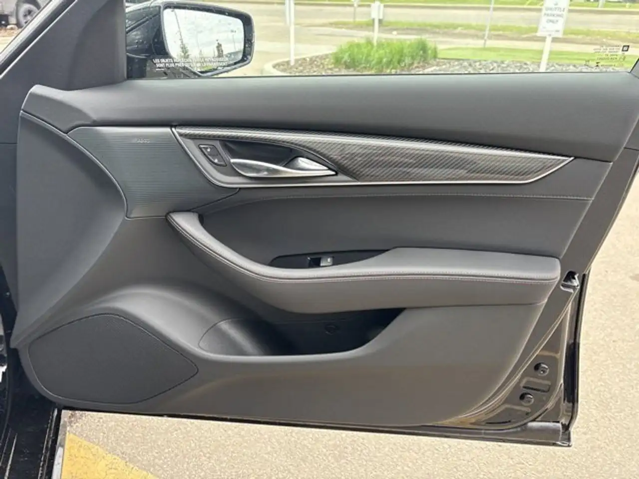 Cadillac CT5 снимка Cadillac CT5