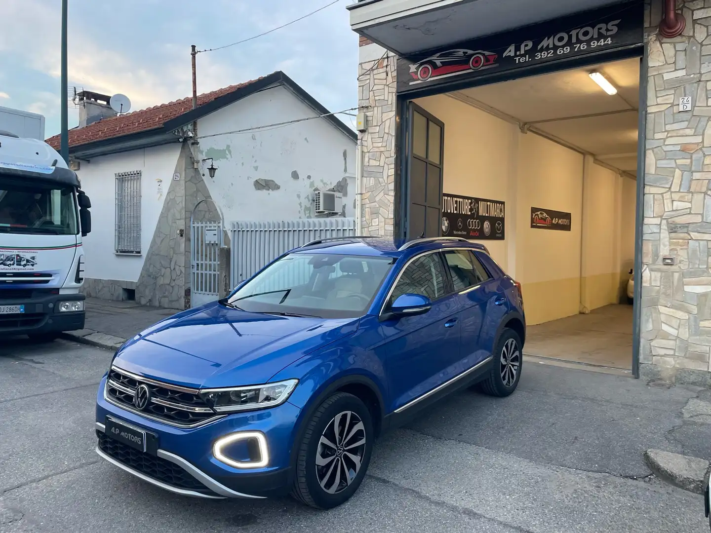 Volkswagen T-Roc 1.5 tsi Style dsg Blau - 1