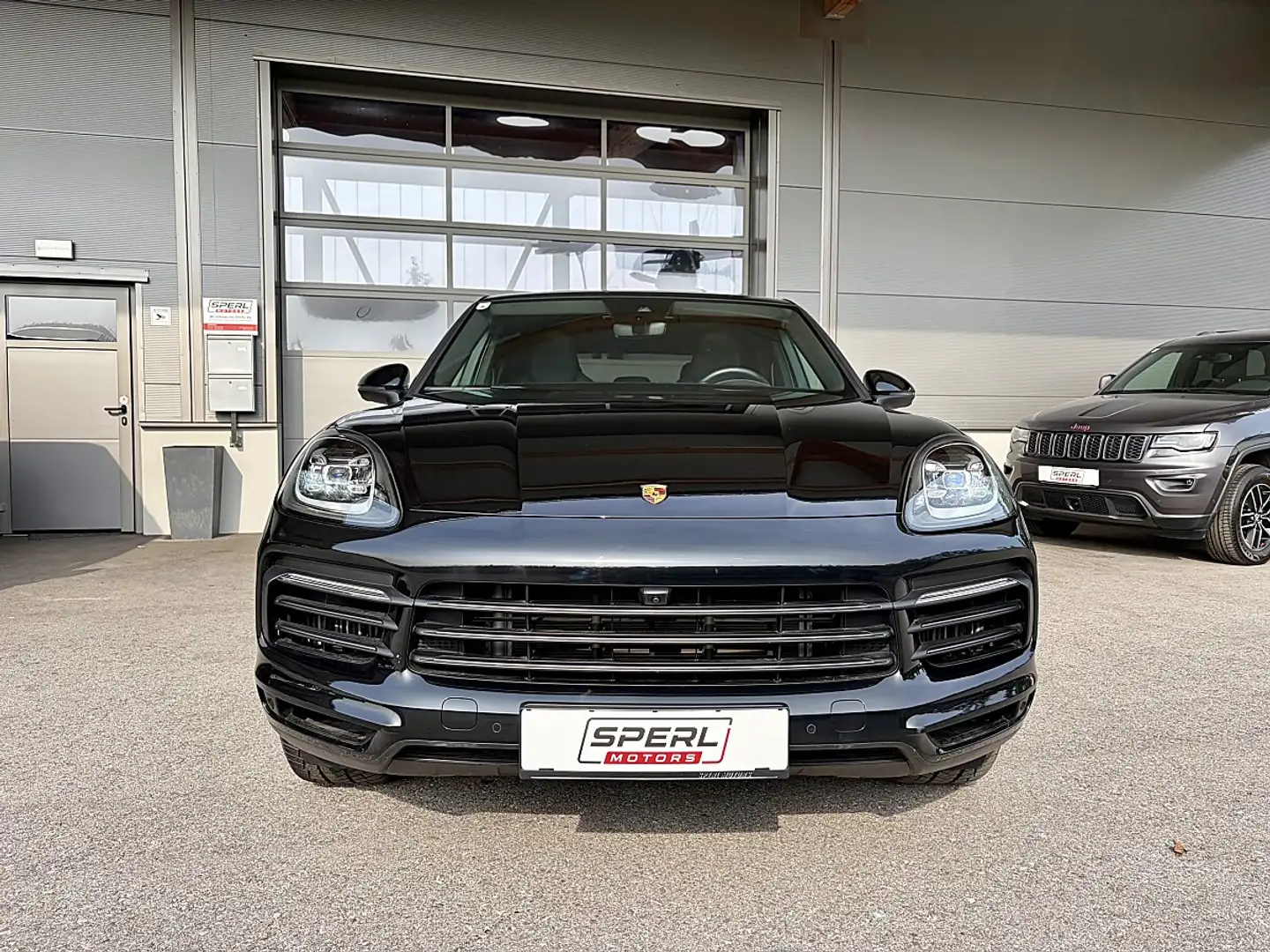 Porsche Cayenne Coupe E-Hybrid Platinum Edition Aut. Schwarz - 2