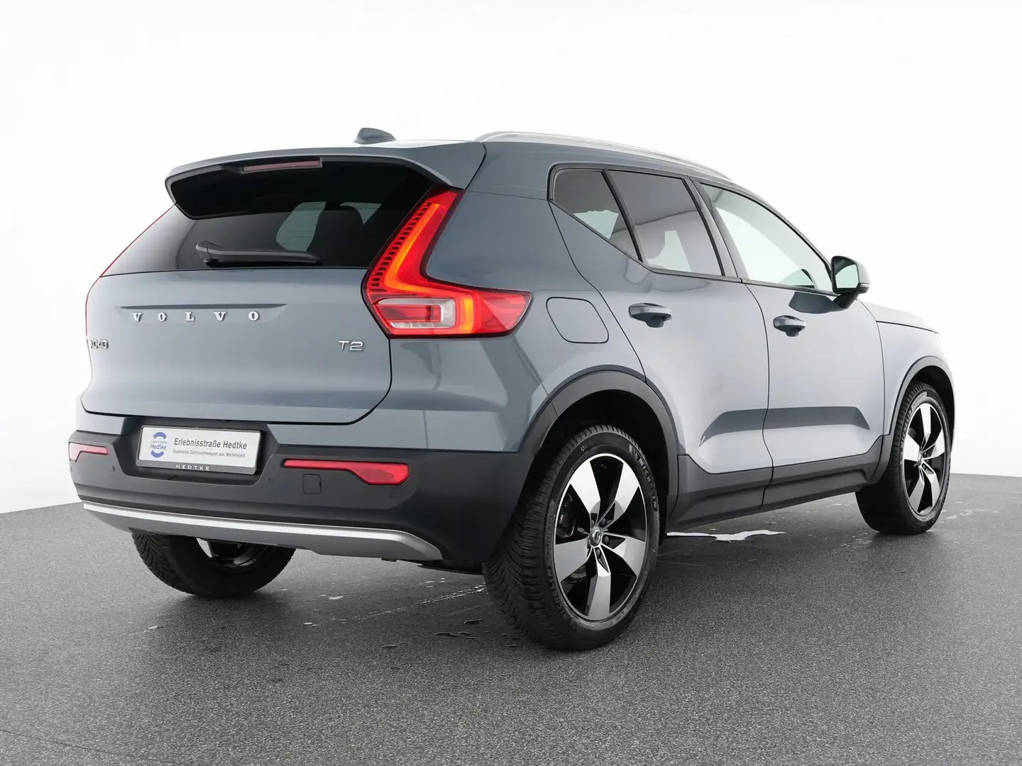 Volvo XC40 Momentum Pro T2 19"+ACC+RFK+WINTER-PAKET Szary - 2