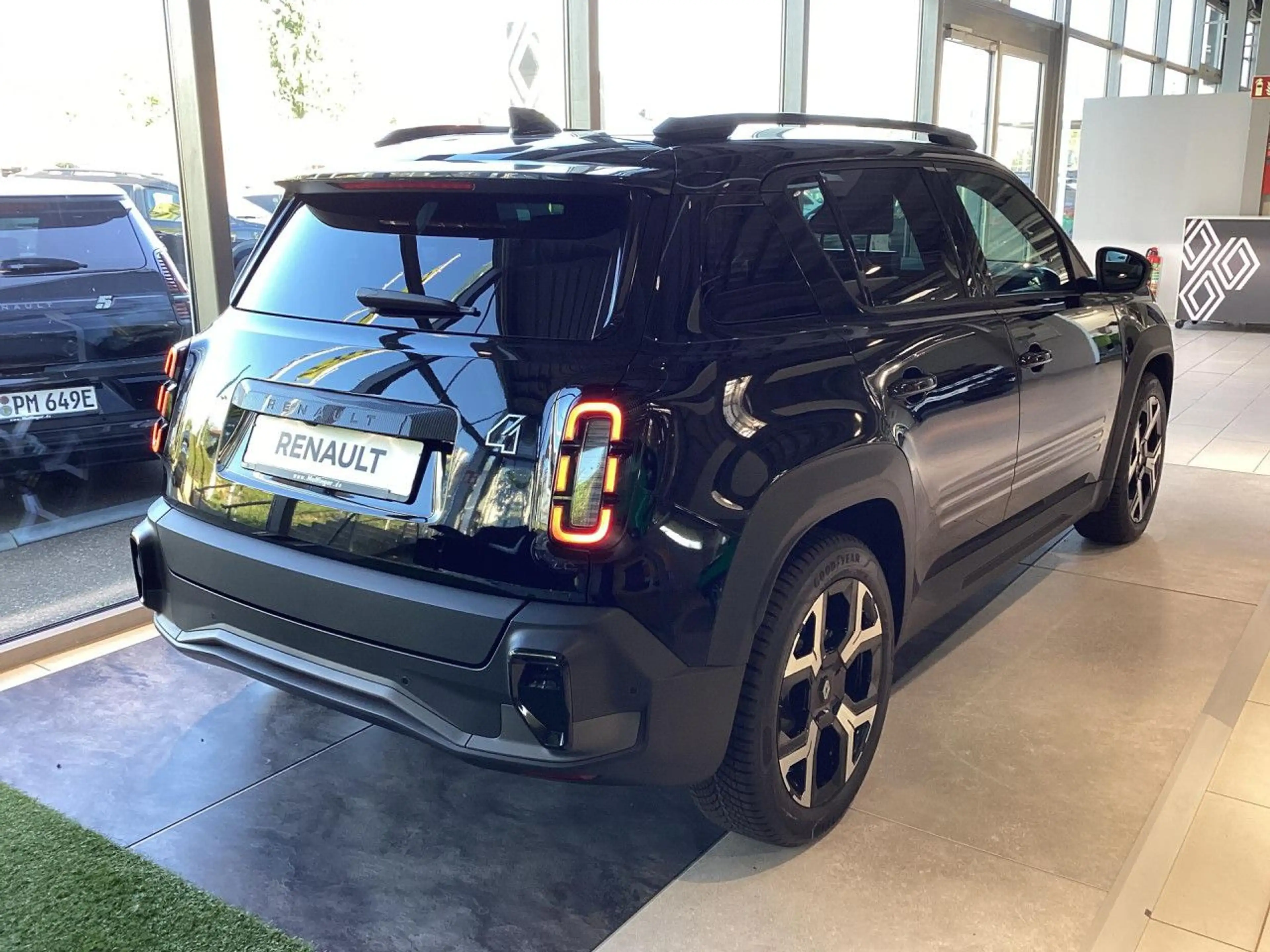 Renault R 4 E-Tech elektrisch Techno 150 Comfort ALLWETTER LED — photo 6