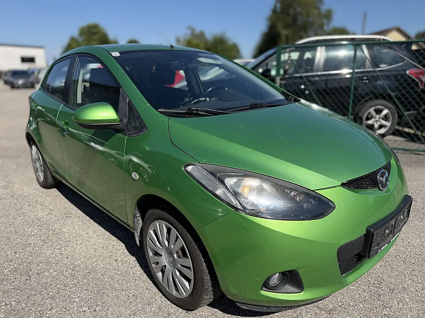 Mazda 2 Mazda2 1,3i TE Grün - 1