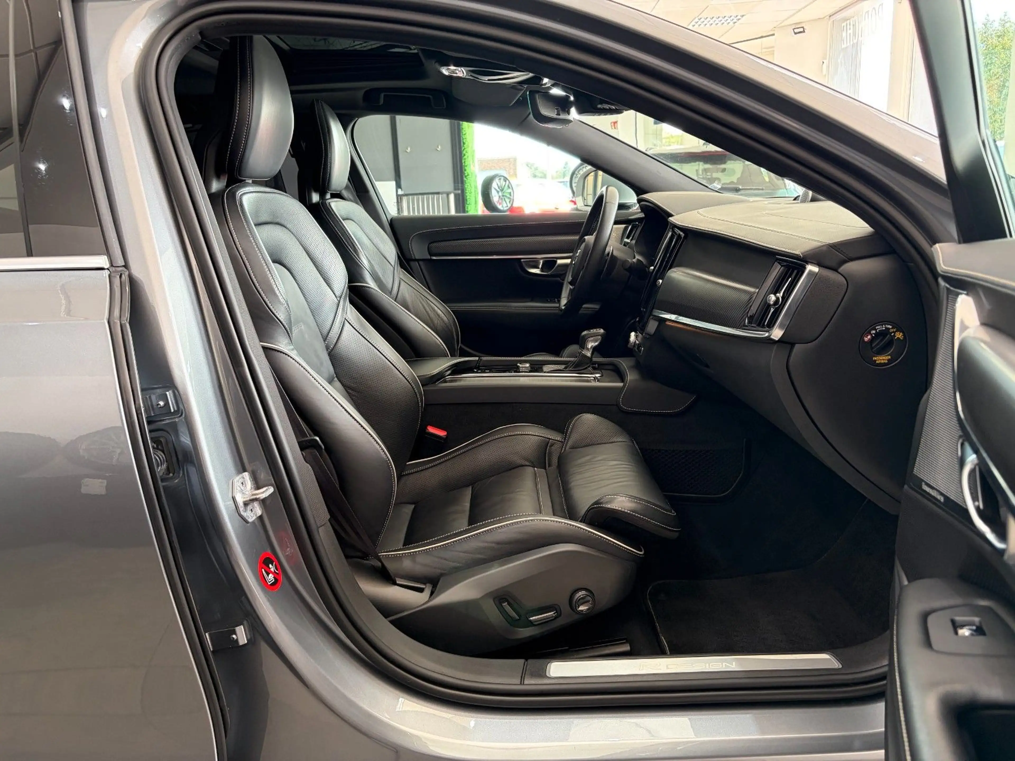 Volvo S90 *R Design*B&W*HeadUp*AHK*StHz*Pano*Carbon*ACC — photo 15