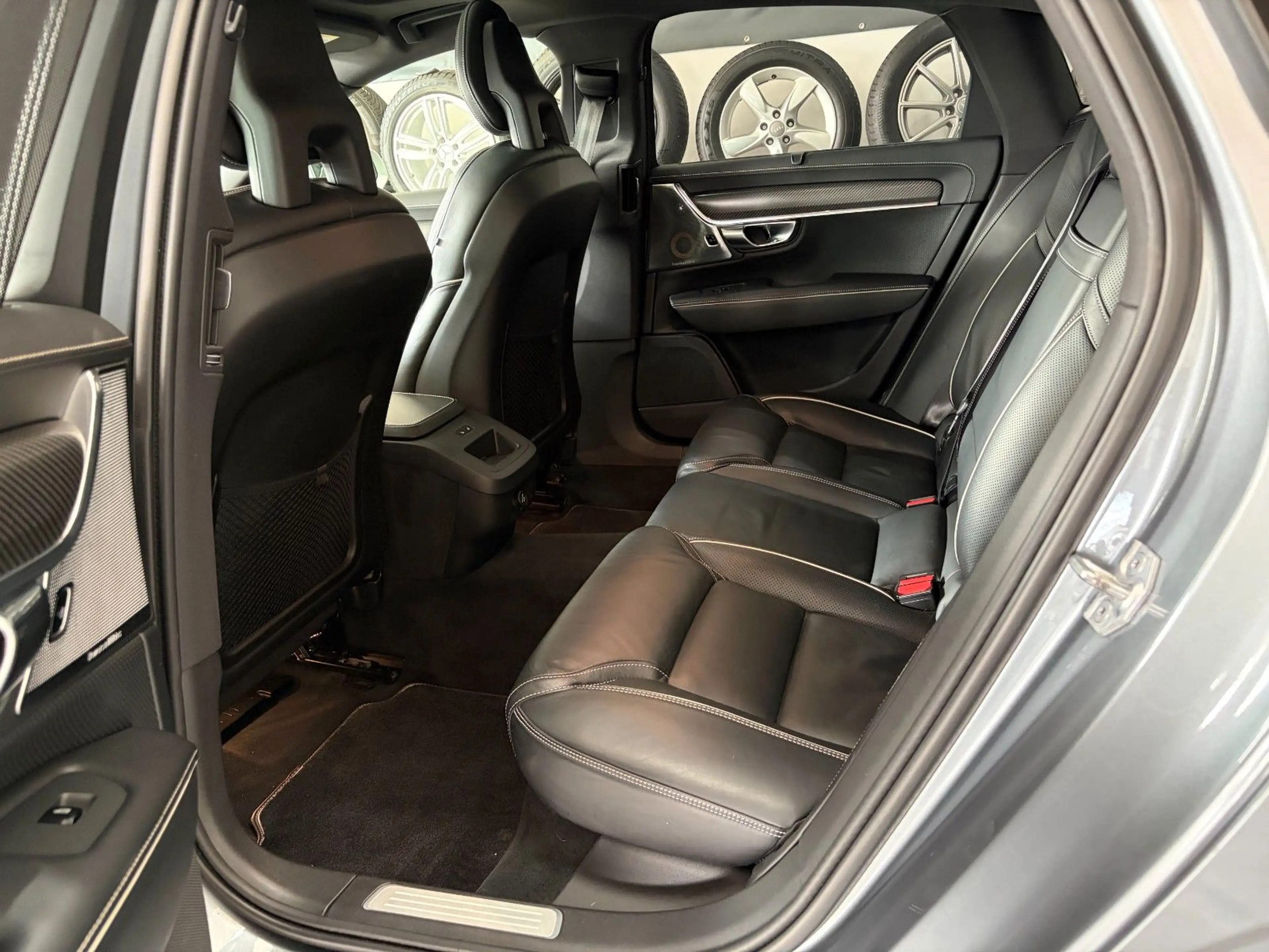 Volvo S90 *R Design*B&W*HeadUp*AHK*StHz*Pano*Carbon*ACC — photo 31