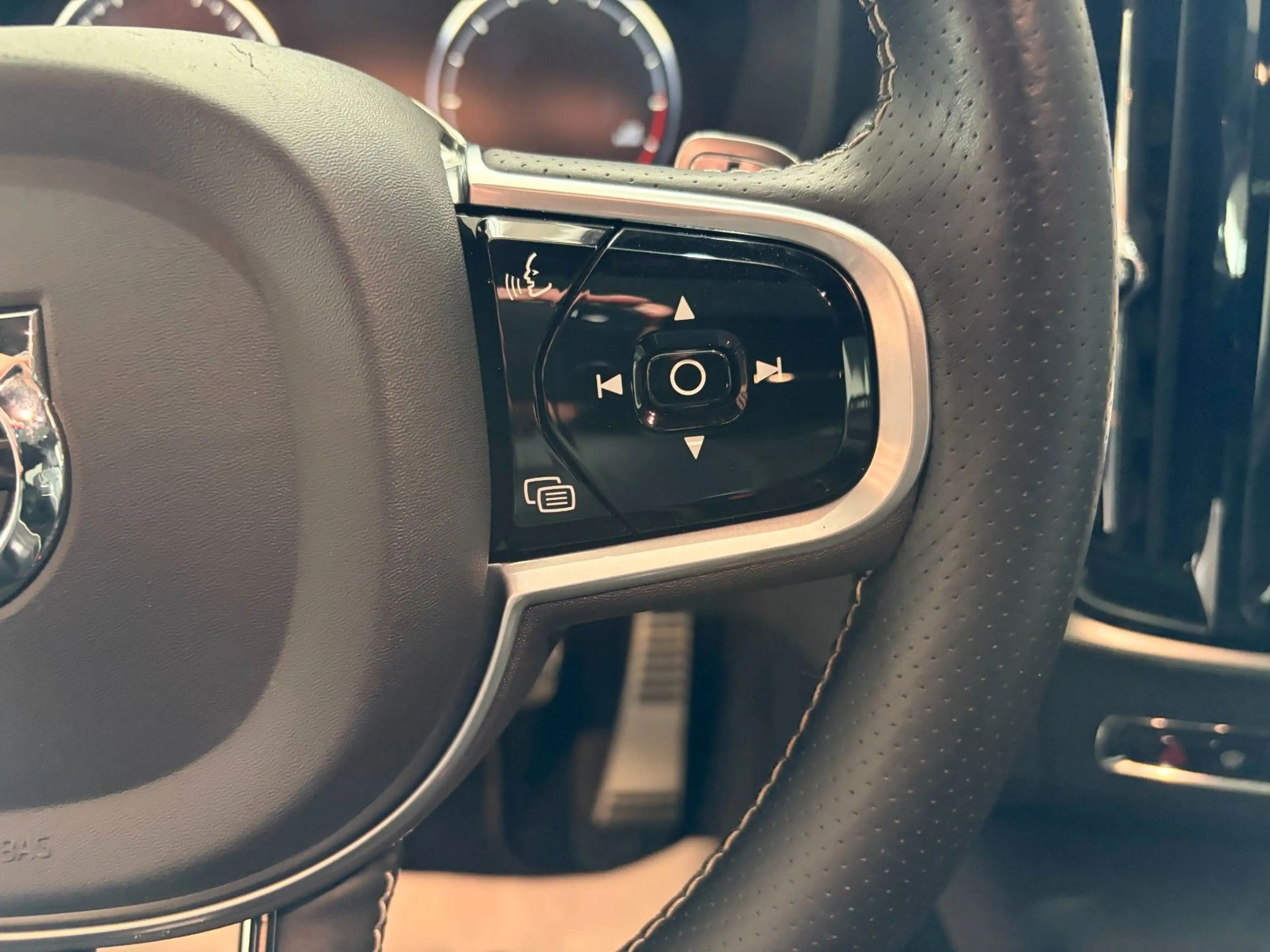 Volvo S90 *R Design*B&W*HeadUp*AHK*StHz*Pano*Carbon*ACC — photo 26