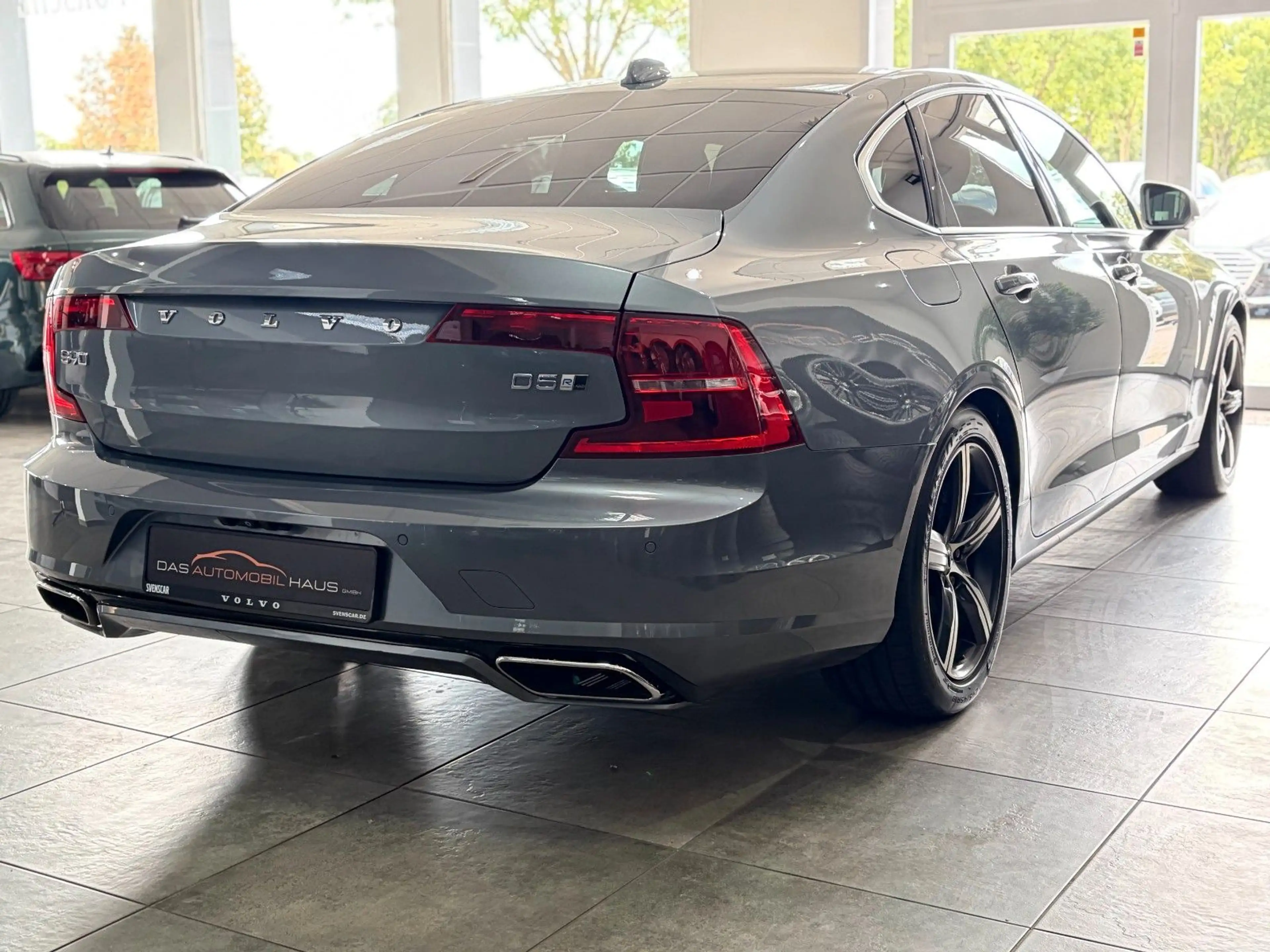Volvo S90 *R Design*B&W*HeadUp*AHK*StHz*Pano*Carbon*ACC — photo 13