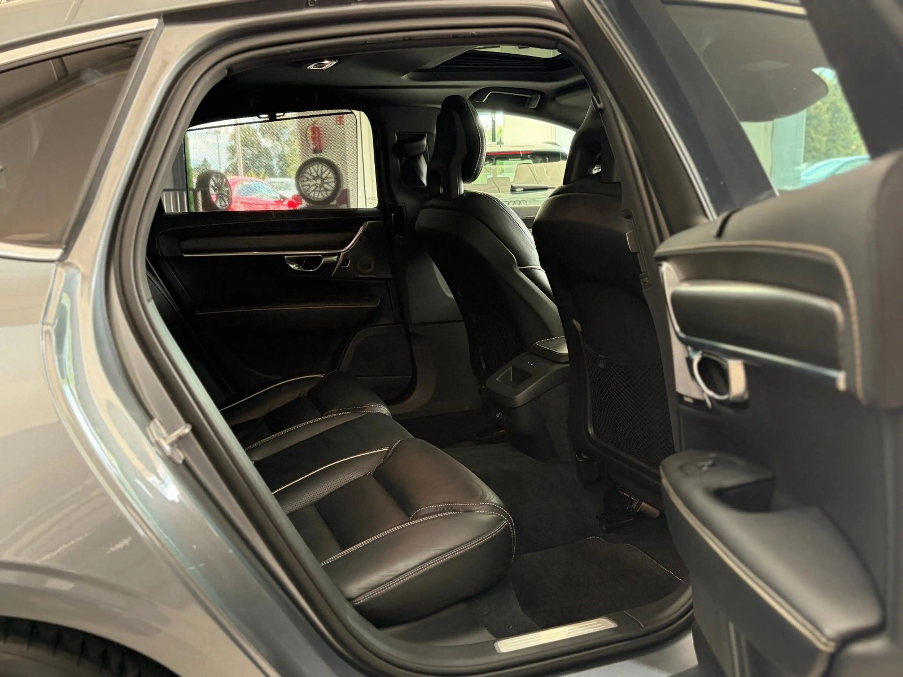 Volvo S90 *R Design*B&W*HeadUp*AHK*StHz*Pano*Carbon*ACC — photo 32